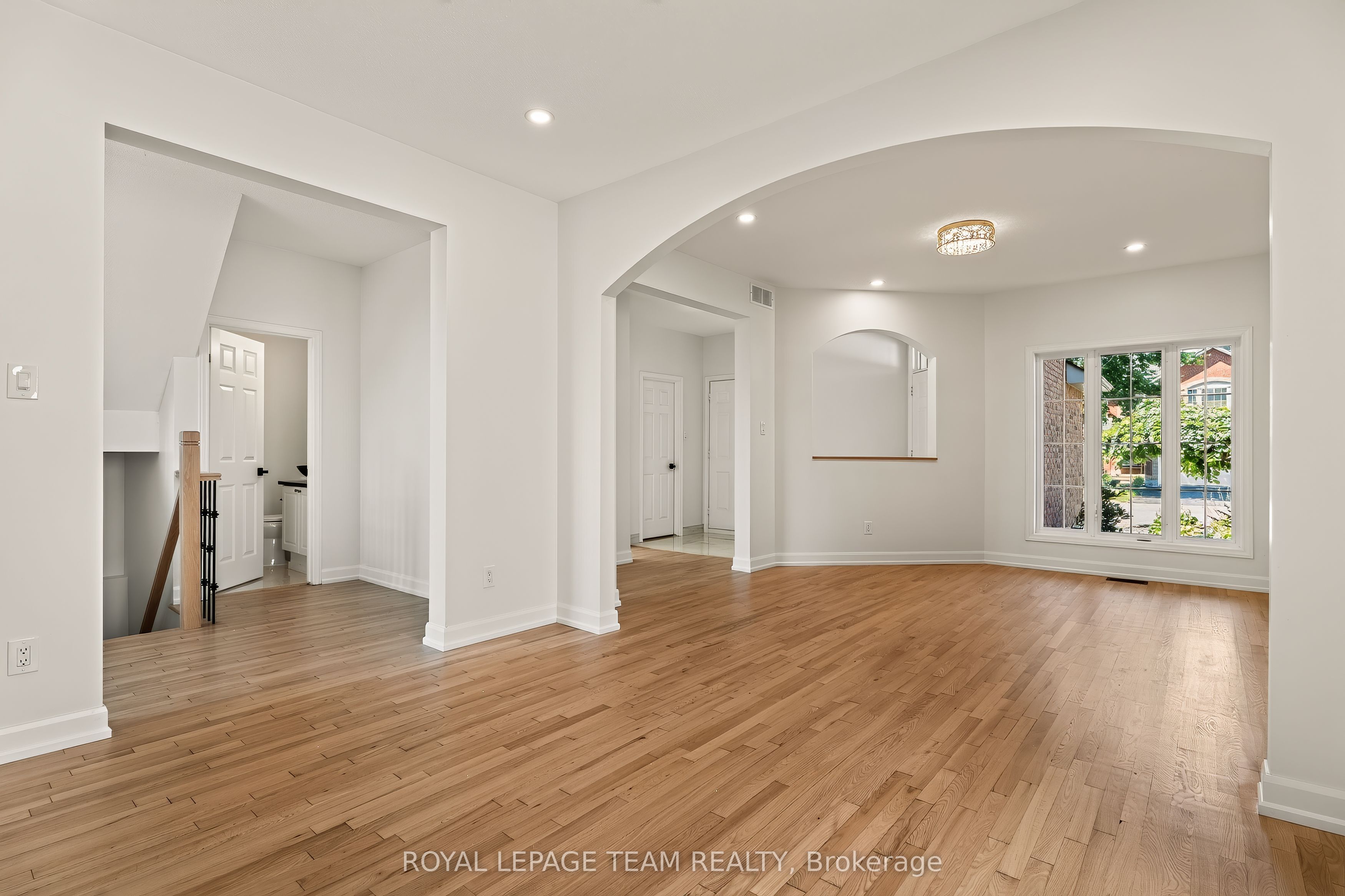 28 Borealis Crescent, Overbrook - Castleheights and Area, ON K1K 4T4 photo 2