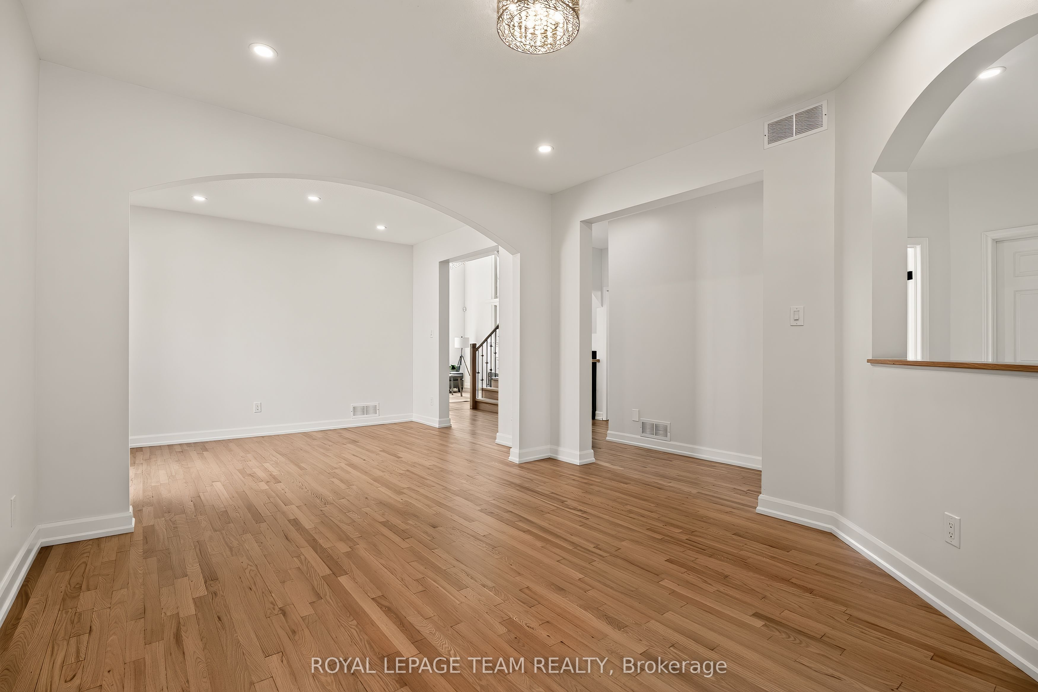 28 Borealis Crescent, Overbrook - Castleheights and Area, ON K1K 4T4 photo 3