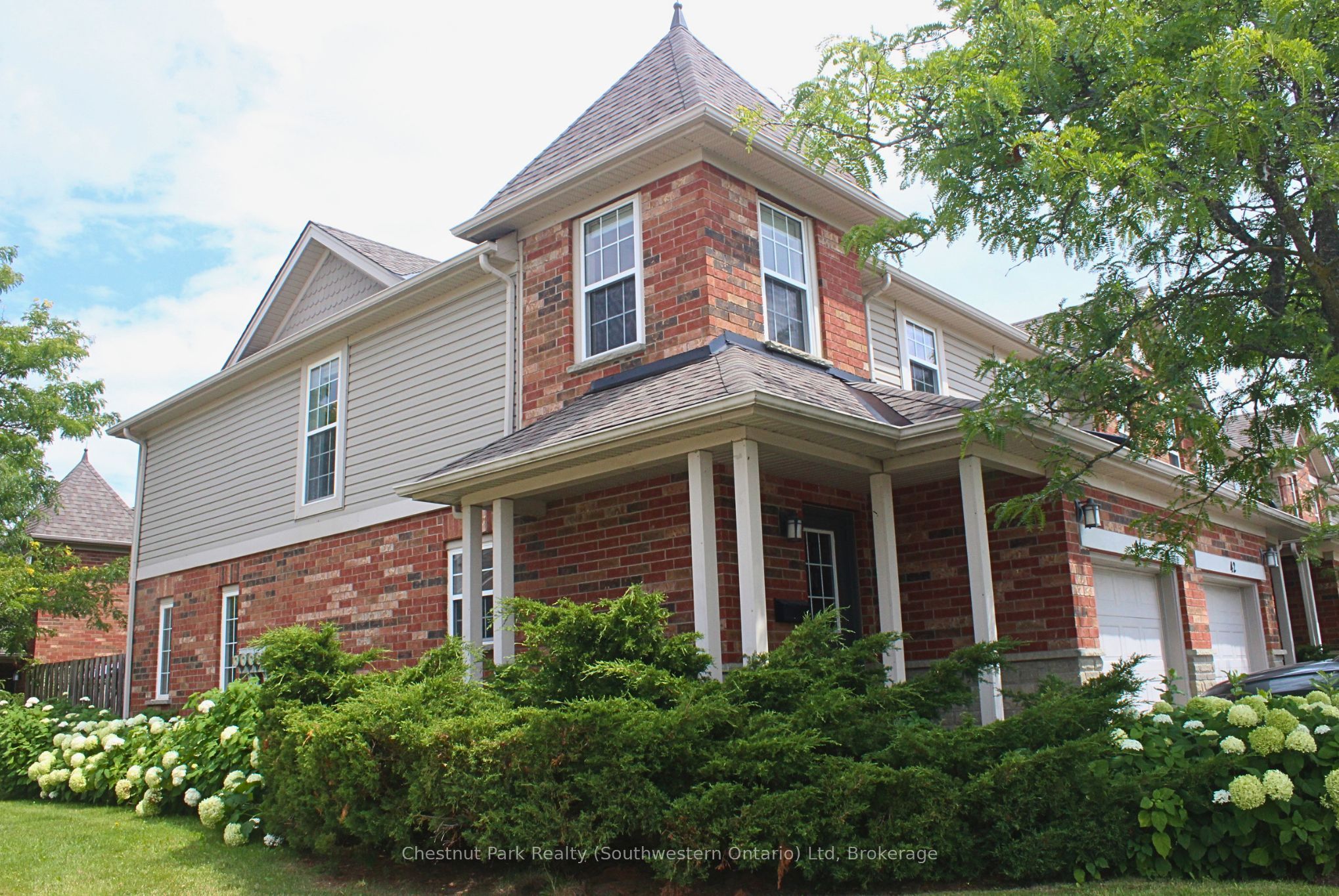 124 Gosling Gardens, Guelph, ON N1G 5K6 photo 3