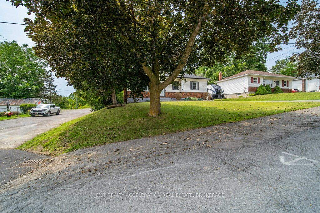 76 Hessford Street, Greater Napanee, ON K7R 2Z1 photo 5