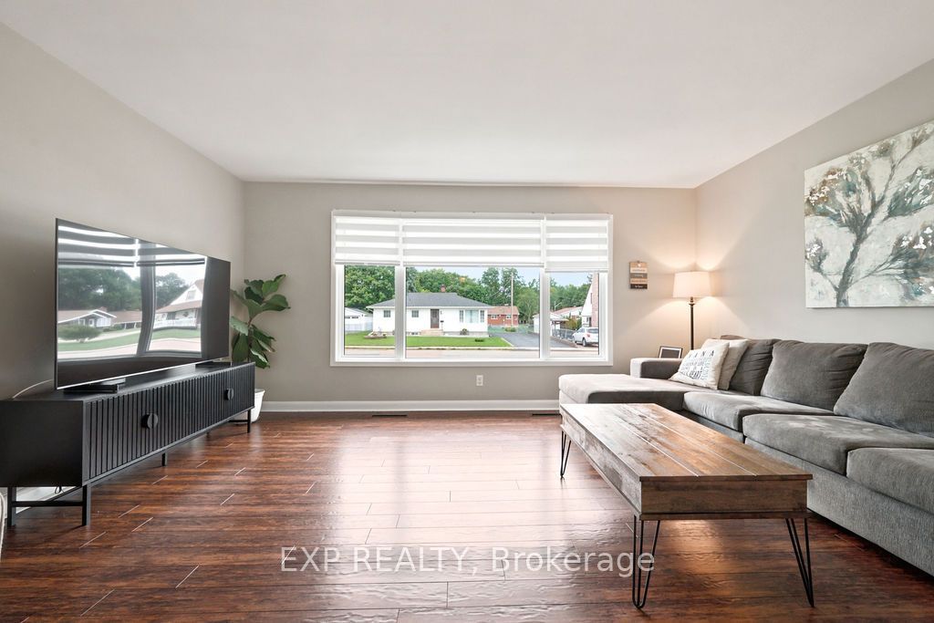 101 Grant Boulevard, Renfrew, ON K7V 2P3 photo 3