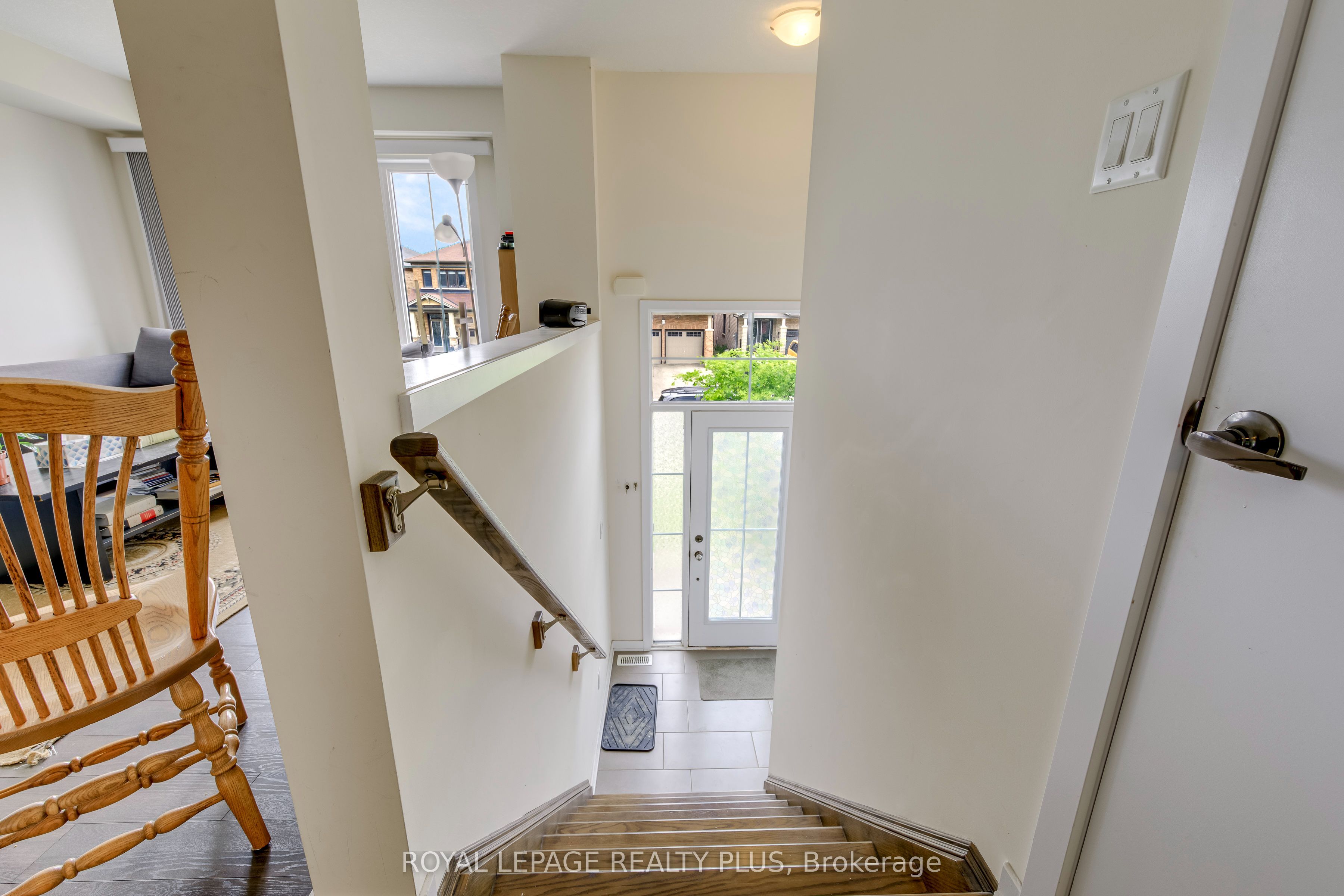 68 Crafter Crescent, Hamilton, ON L8J 0H7 photo 4