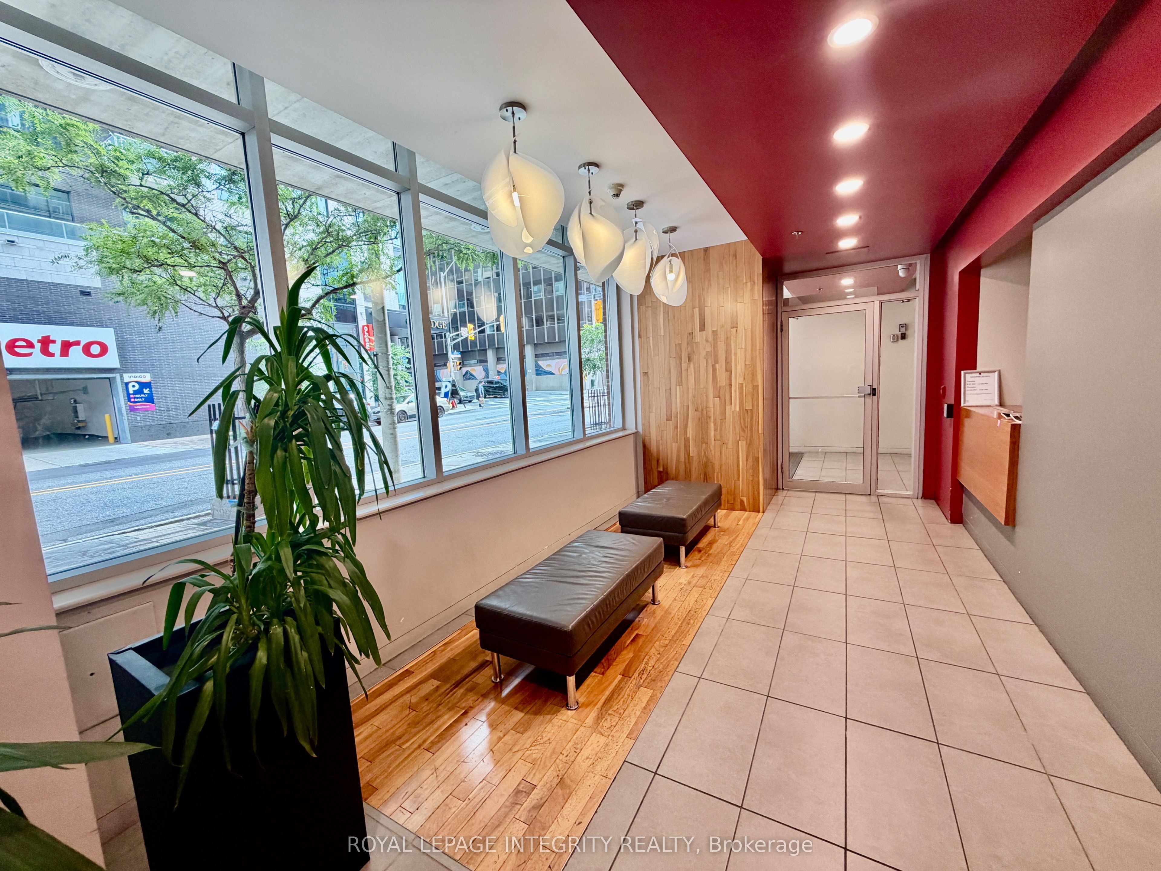 179 George Street 302, Lower Town - Sandy Hill, ON K1N 1J8 photo 3