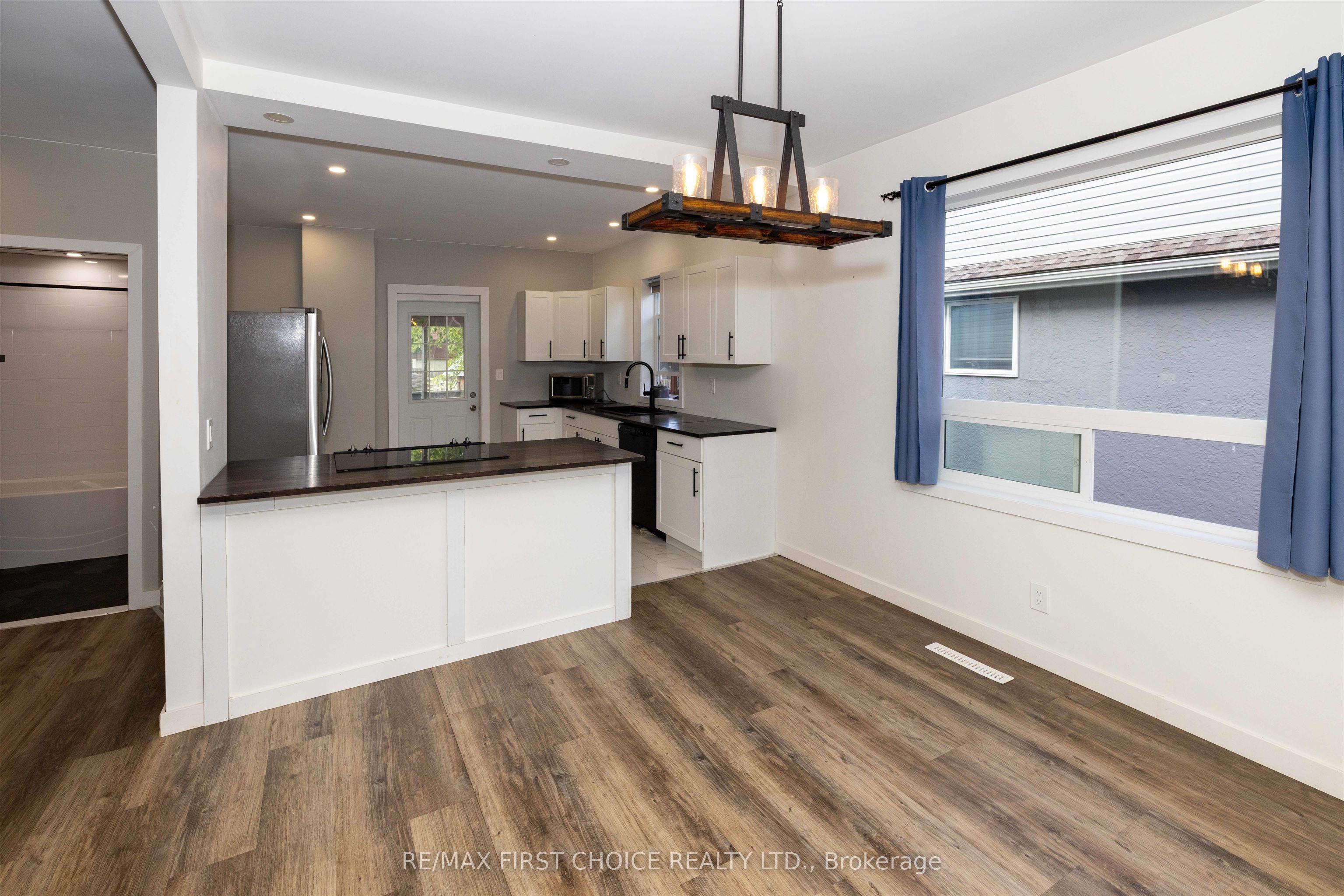 513 Christina Street E, Thunder Bay, ON P7E 4P4 photo 4
