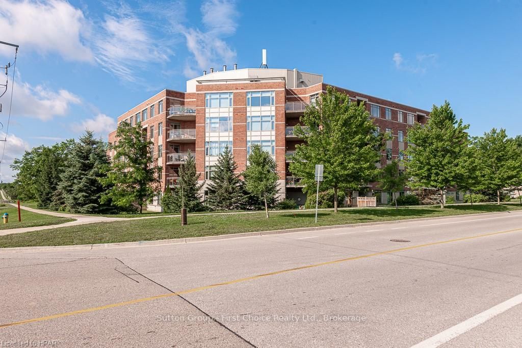 400 ROMEO Street N 207, Stratford, ON N5A 0A2 photo 2