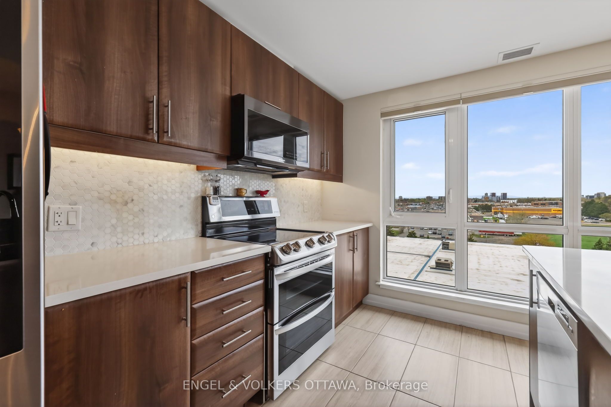 330 Titan Private 711, Cityview - Parkwoods Hills - Rideau Shore, ON K2G 1G3 photo 5