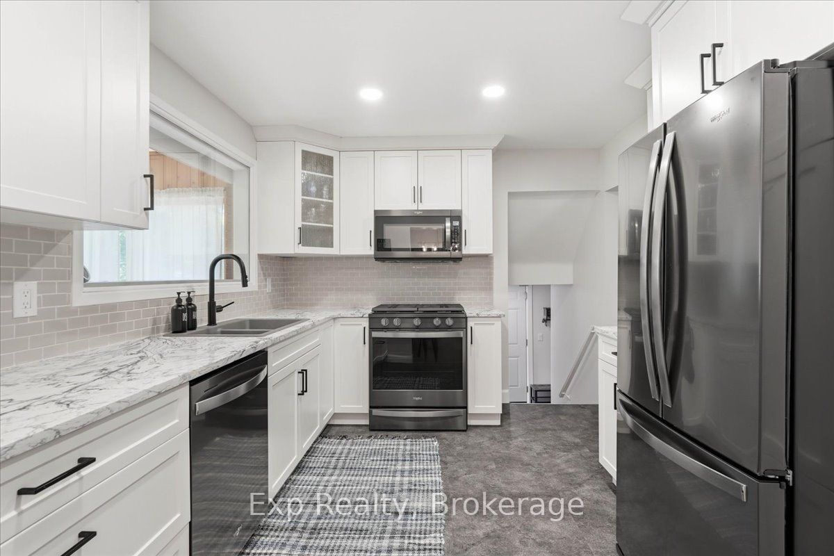 48 Melrose Crescent, Belleville, ON K8N 1X9 photo 2