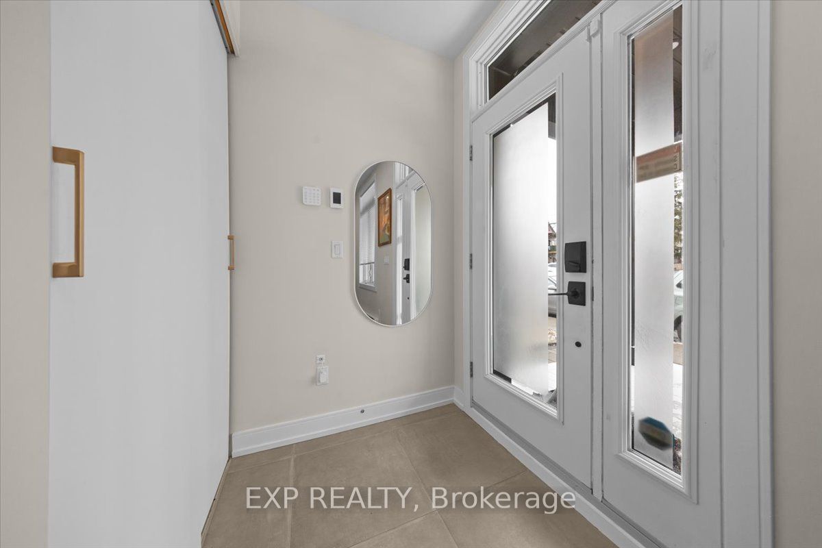 185 Deschamps Avenue, Vanier and Kingsview Park, ON K1L 5Z3 photo 4