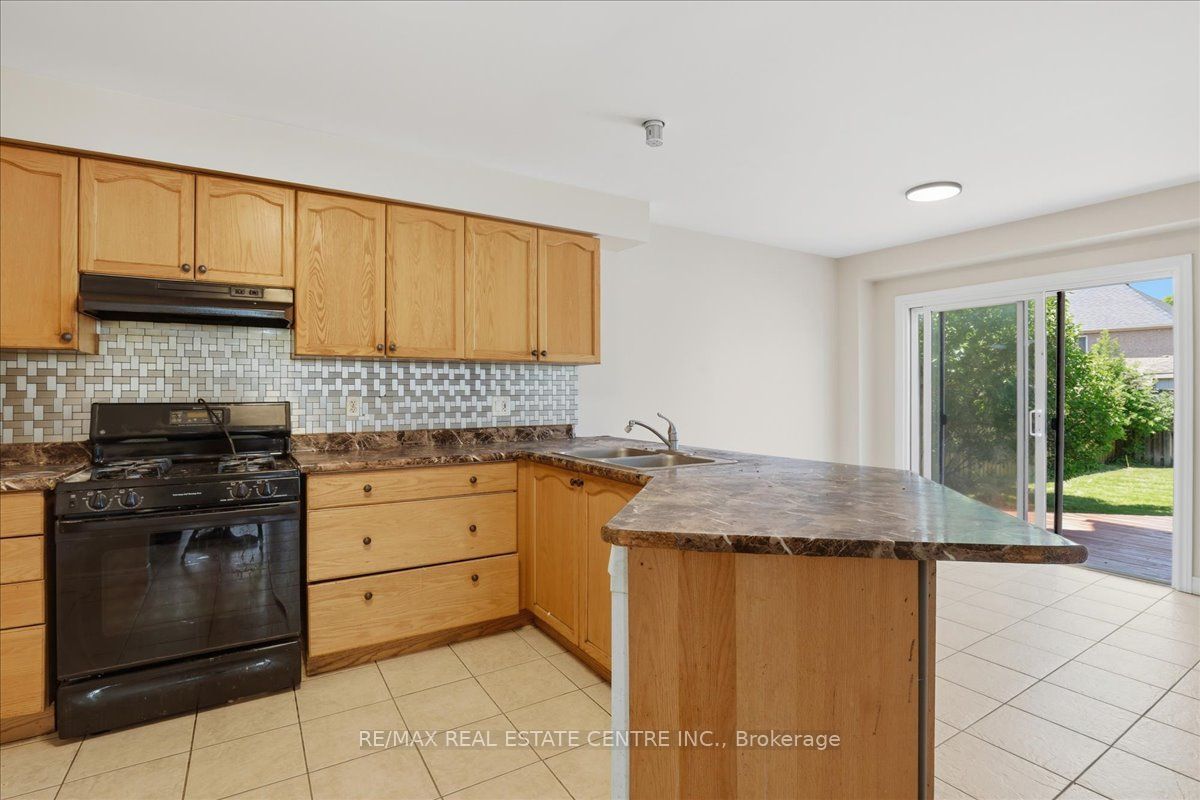 43 Decaro Crescent, Cambridge, ON N3C 4N1 photo 4