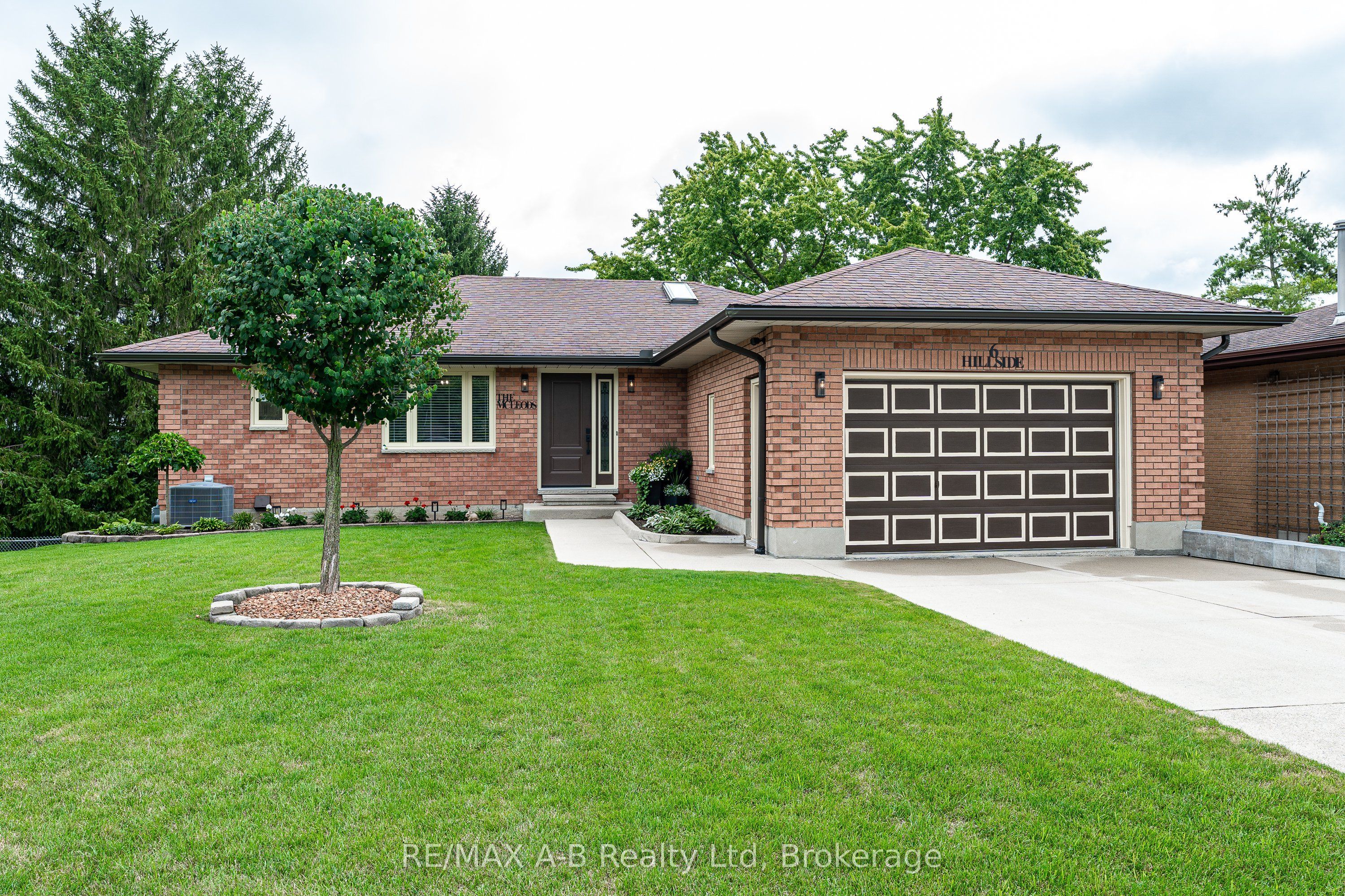 6 Hillside Court, St. Marys, ON N4X 1C3