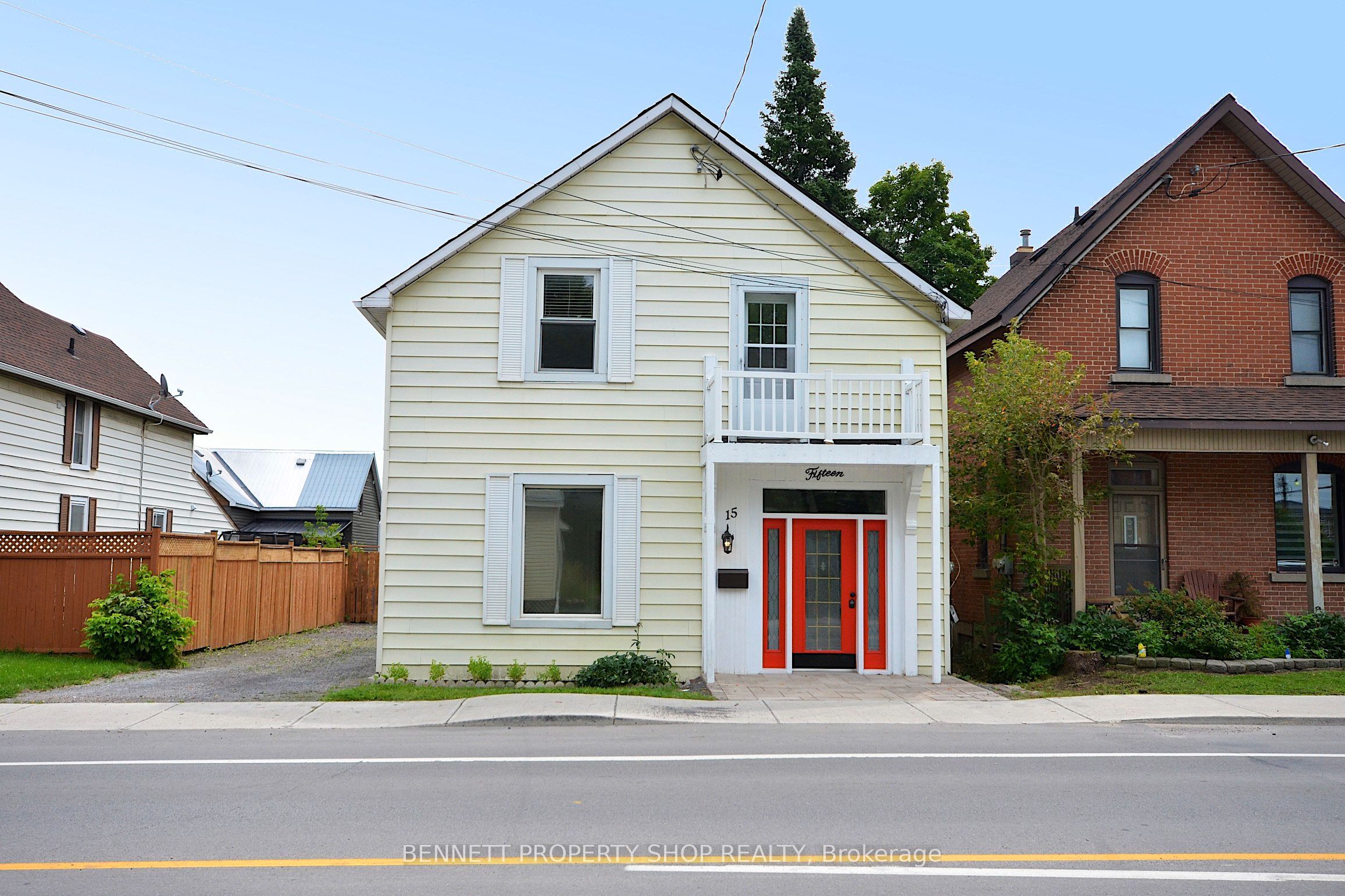 15 Daniel Street N, Arnprior, ON K7S 2K4
