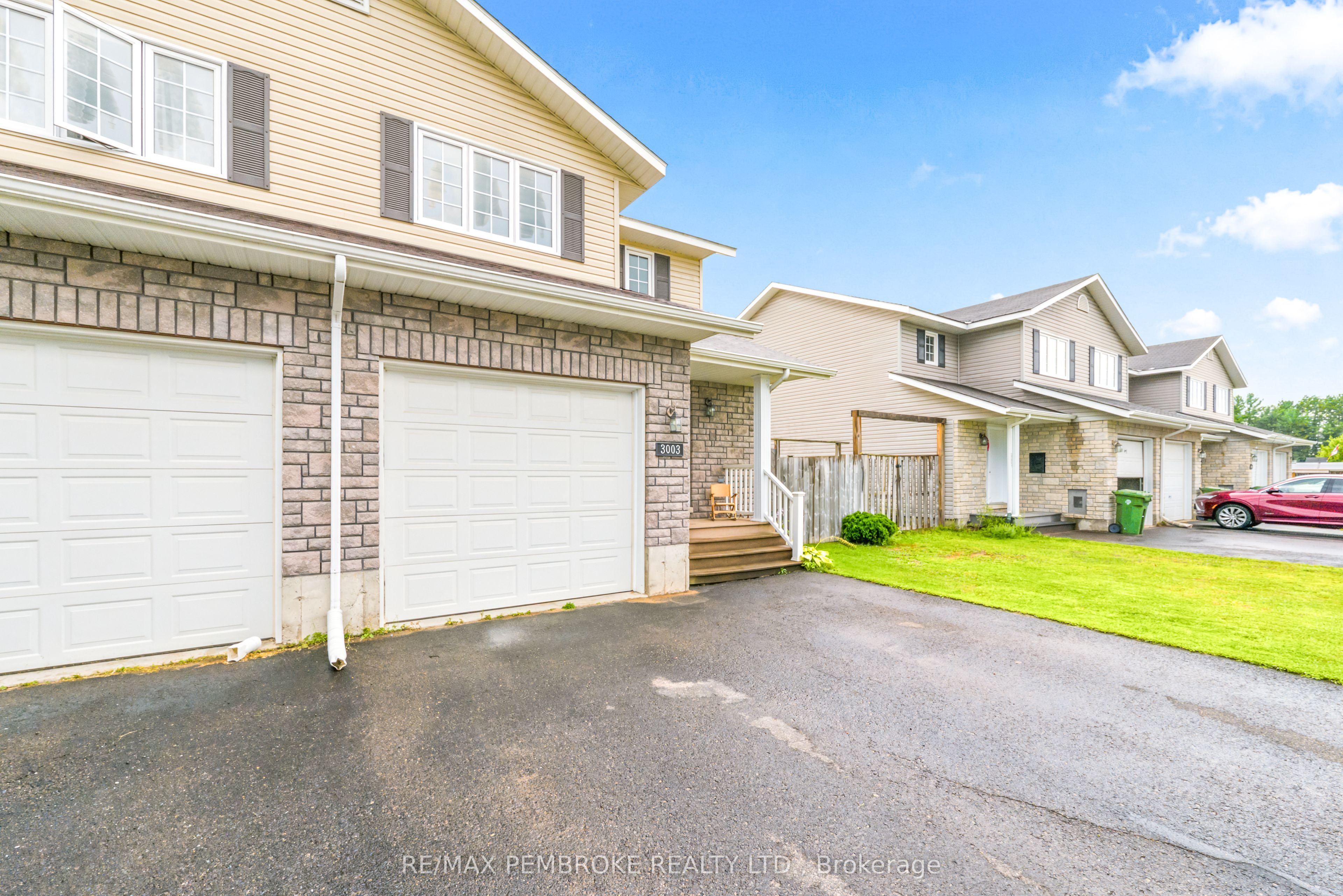 3003 Sandstone Crescent, Petawawa, ON K8H 0B2 photo 4