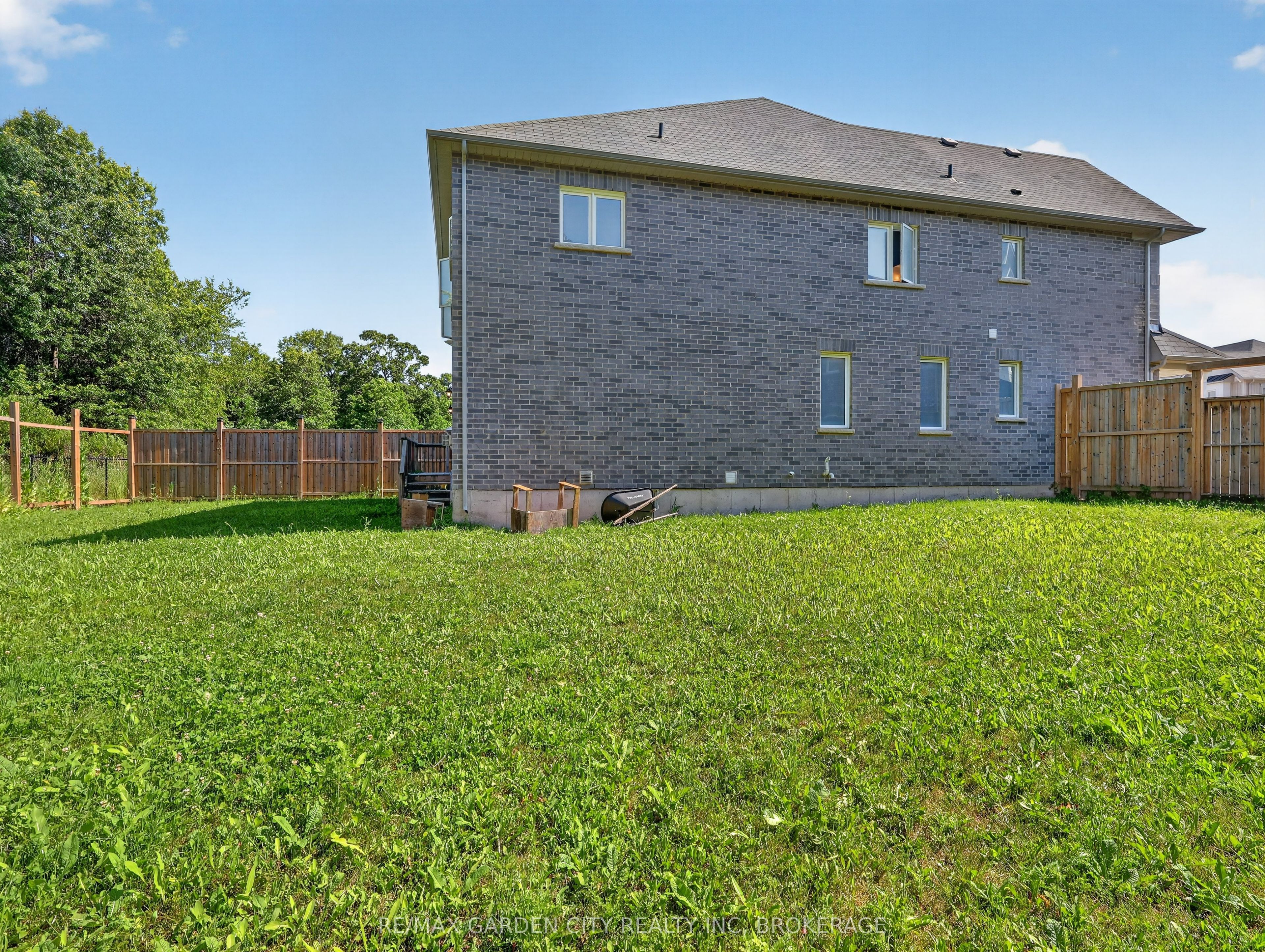 7568 Tupelo Crescent, Niagara Falls, ON L2H 3S5 photo 5