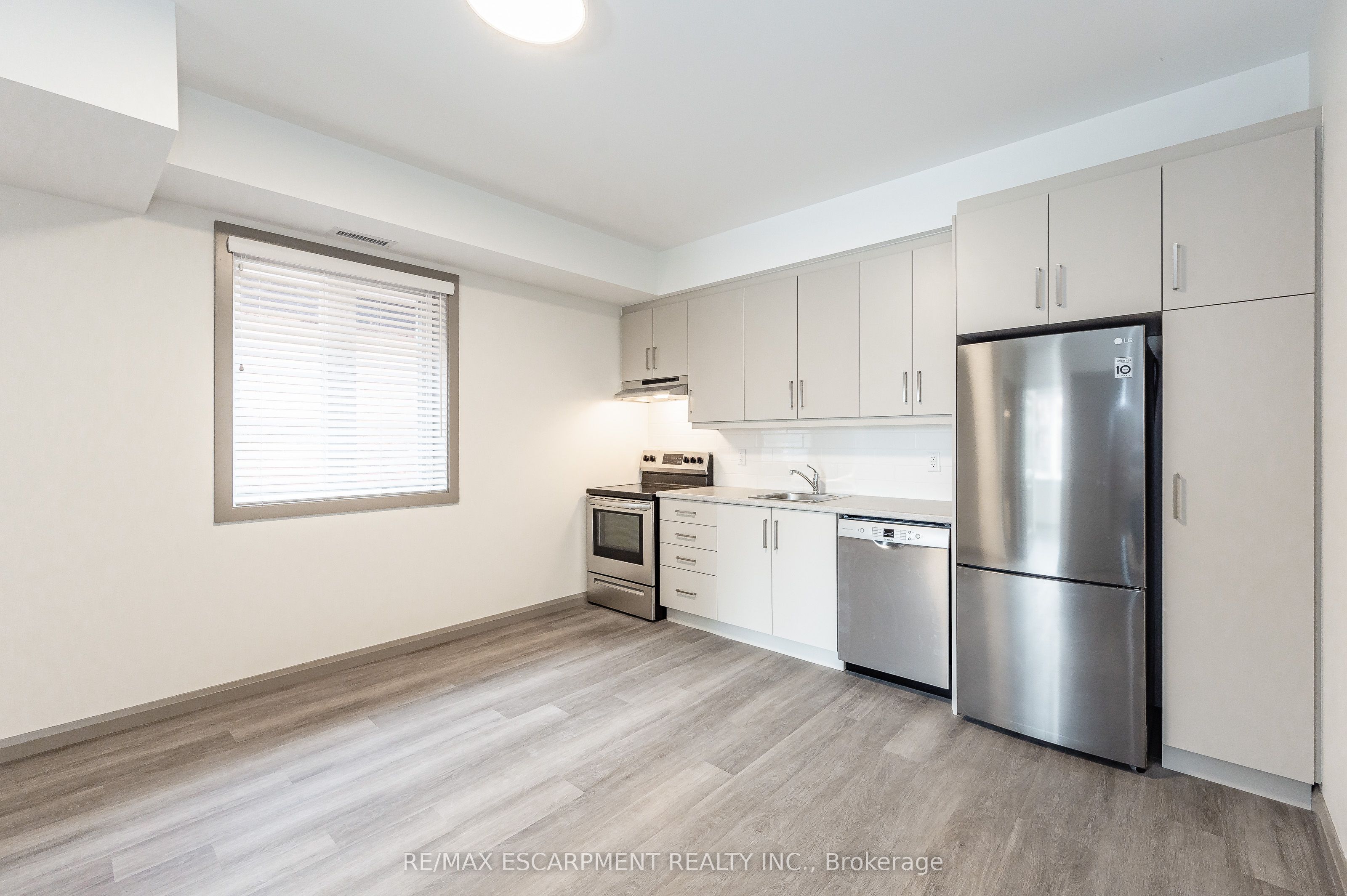 36 Grant Avenue 2A, Hamilton, ON L8N 2X5