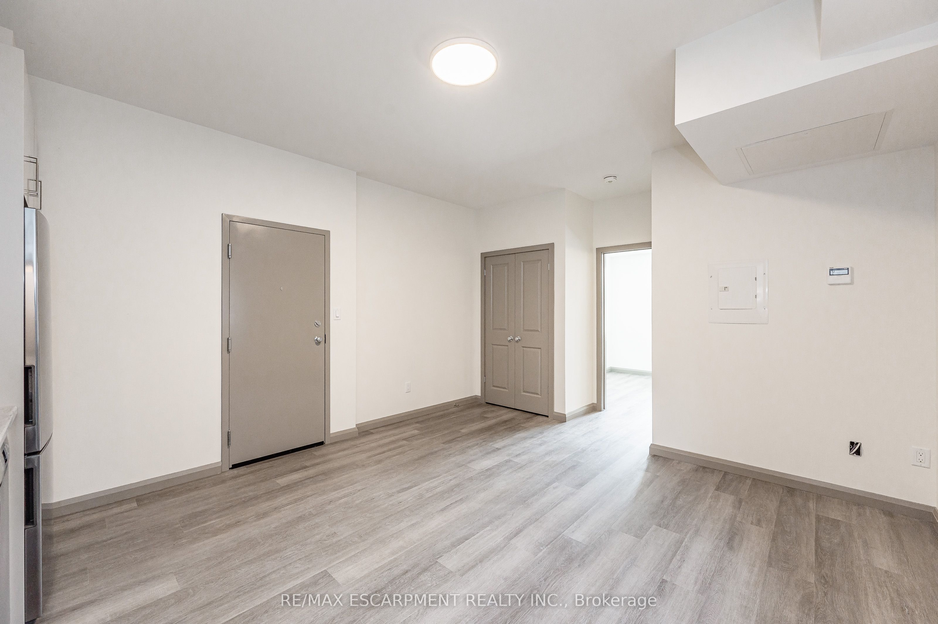 36 Grant Avenue 2A, Hamilton, ON L8N 2X5 photo 3
