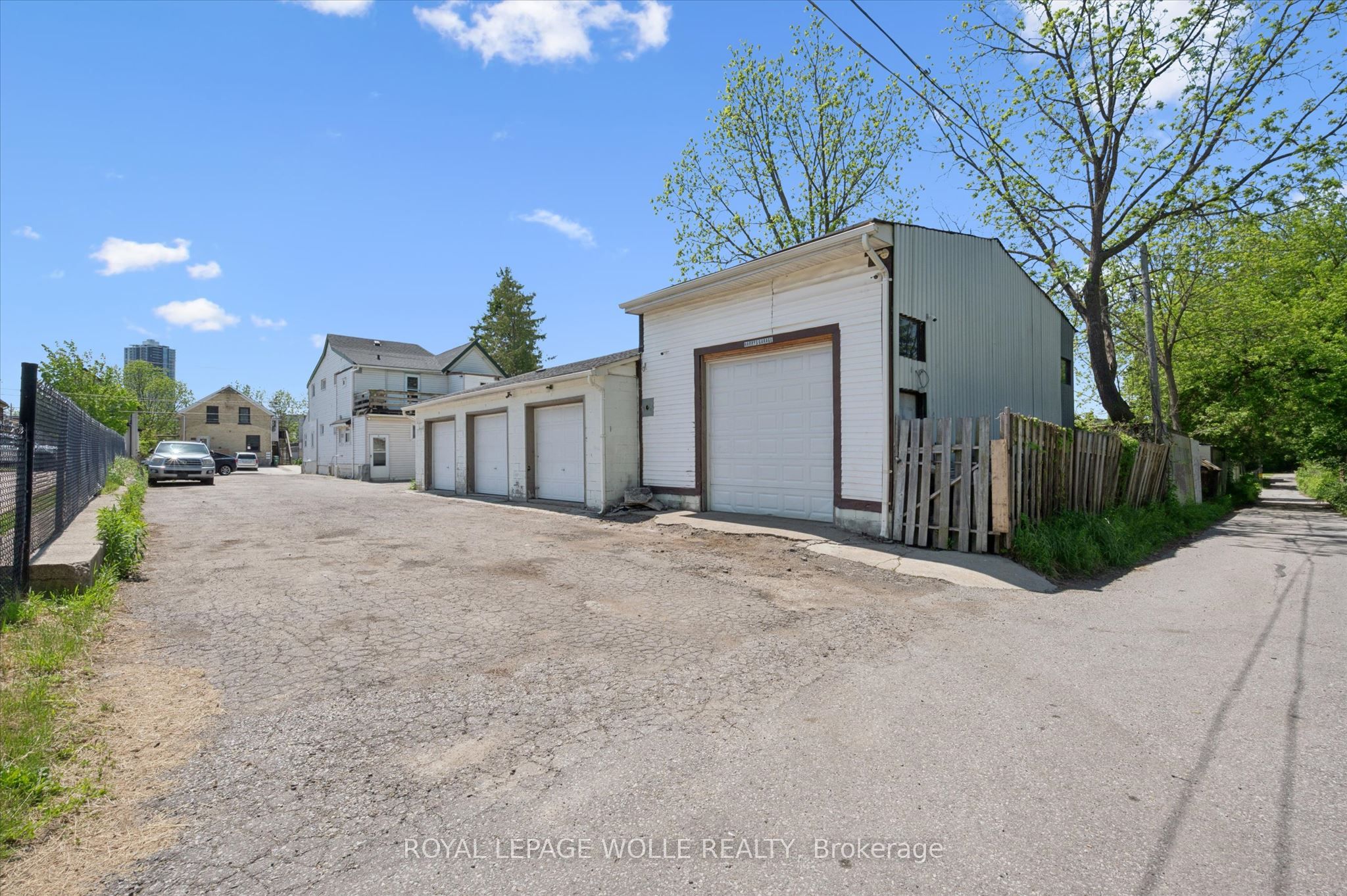 202 Breithaupt Street, Kitchener, ON N2H 5H4