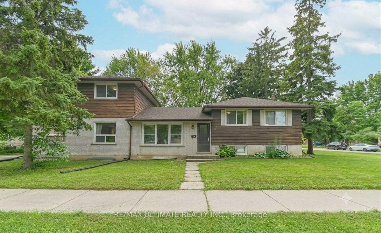 367 Holly Street N, Waterloo, ON N2L 4G2