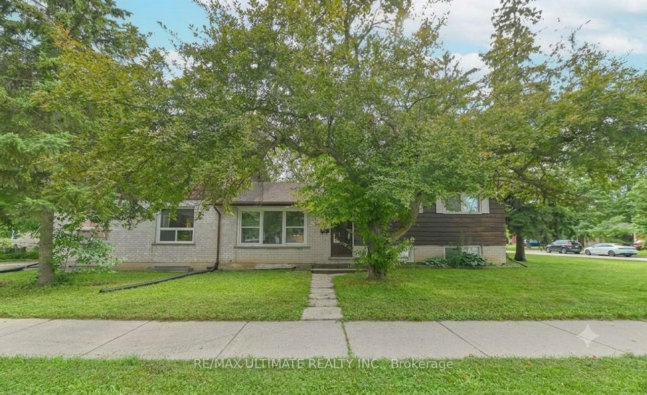 367 Holly Street N, Waterloo, ON N2L 4G2 photo 2