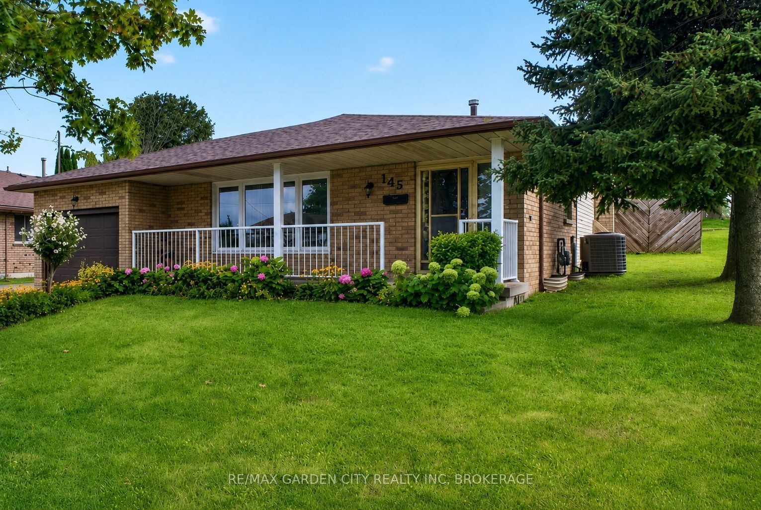 145 Adis Avenue, Hamilton, ON L9C 6T9 photo 3
