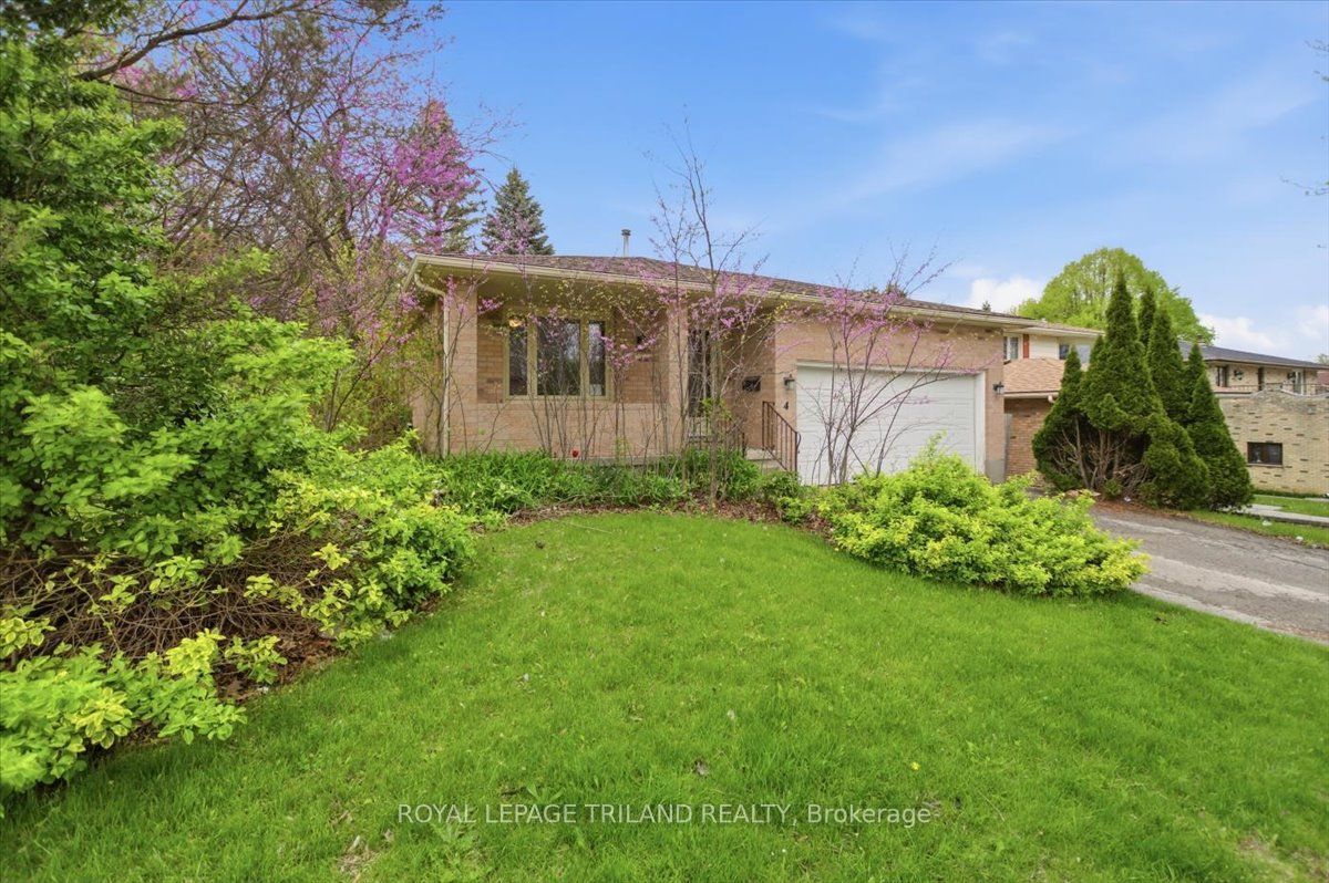 4 Chepstow Gate, London North, ON N6G 3S7