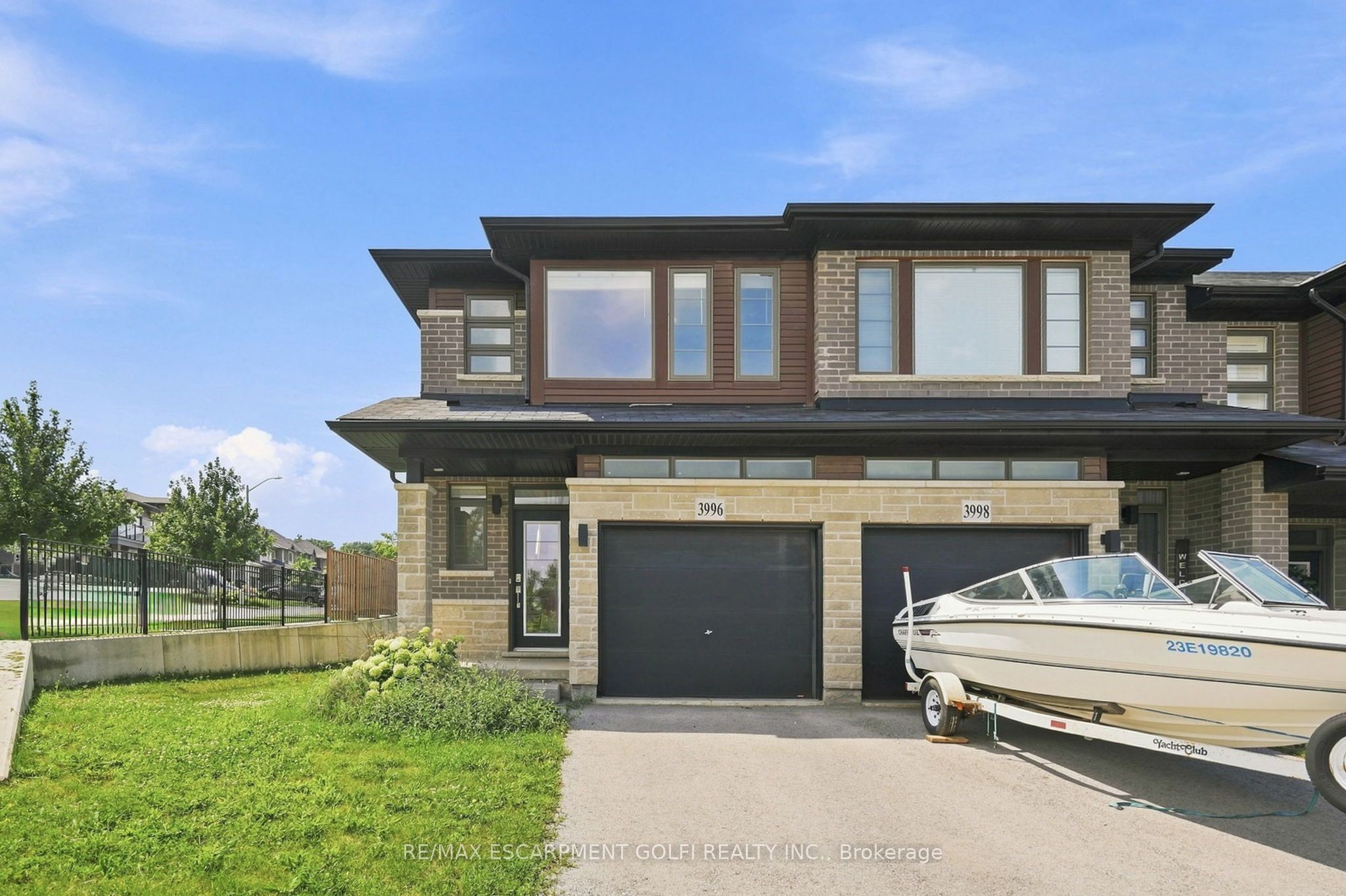3996 CROWN Street, Lincoln, ON L3J 0S6