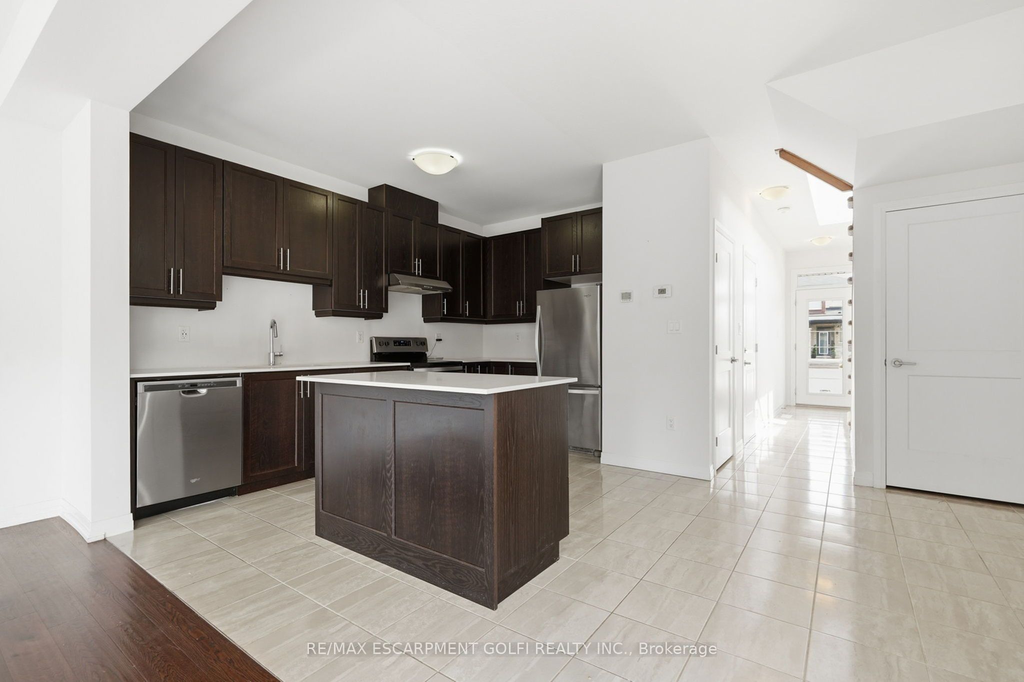 3996 CROWN Street, Lincoln, ON L3J 0S6 photo 5