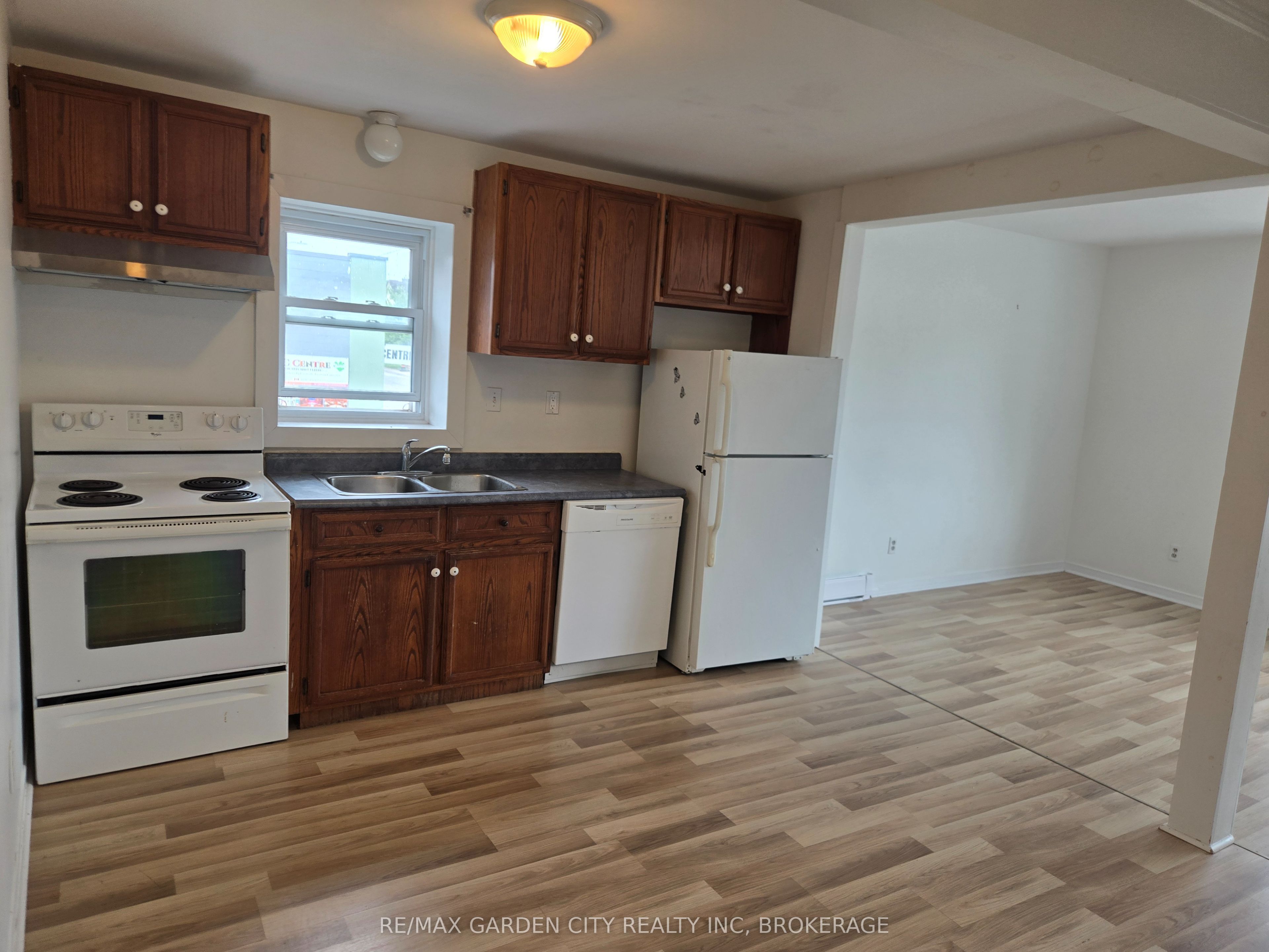 5126 Victoria Avenue 6, Niagara Falls, ON L2E 4E3 photo 3
