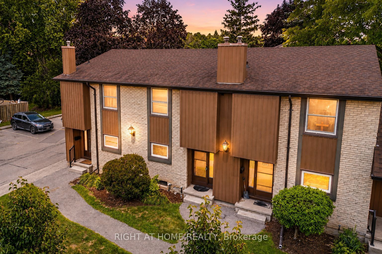 215 Glamis Road 11, Cambridge, ON N1R 6V8