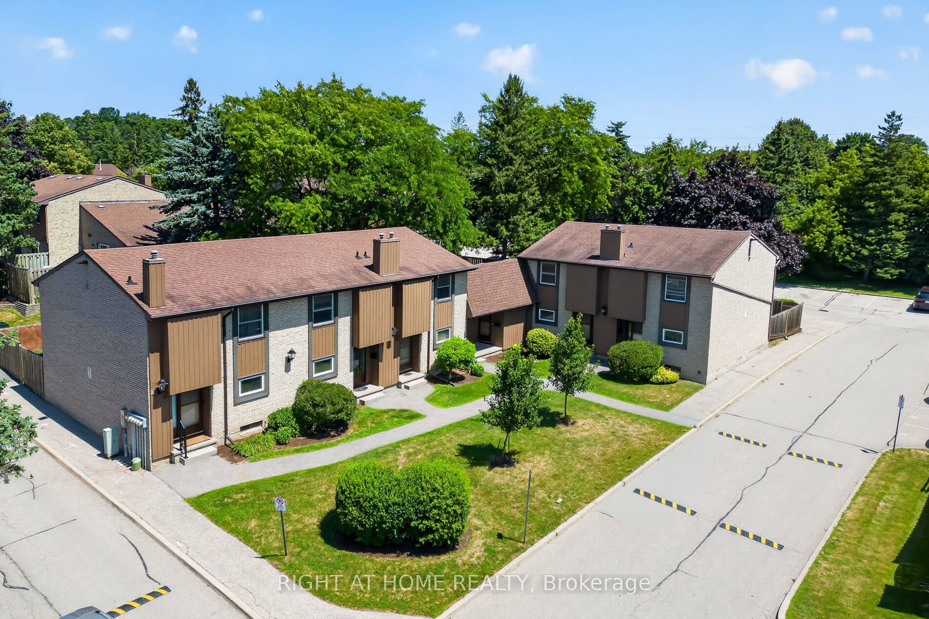 215 Glamis Road 11, Cambridge, ON N1R 6V8 photo 2
