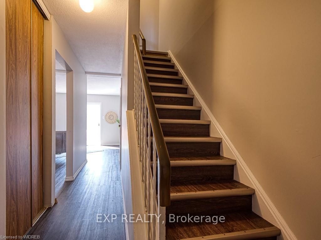 1060 CANFIELD Crescent 5, Woodstock, ON N4S 8P3 photo 5