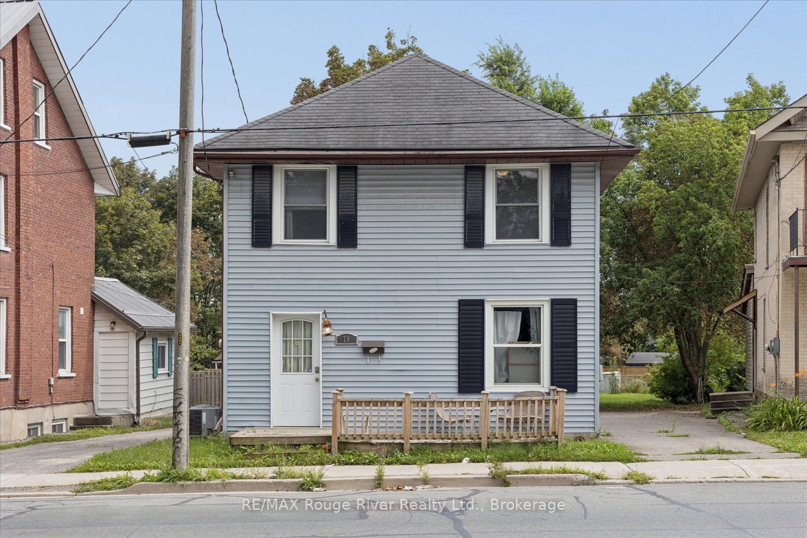 79 Parkhill Road W, Peterborough, ON K9H 3G7 photo 2