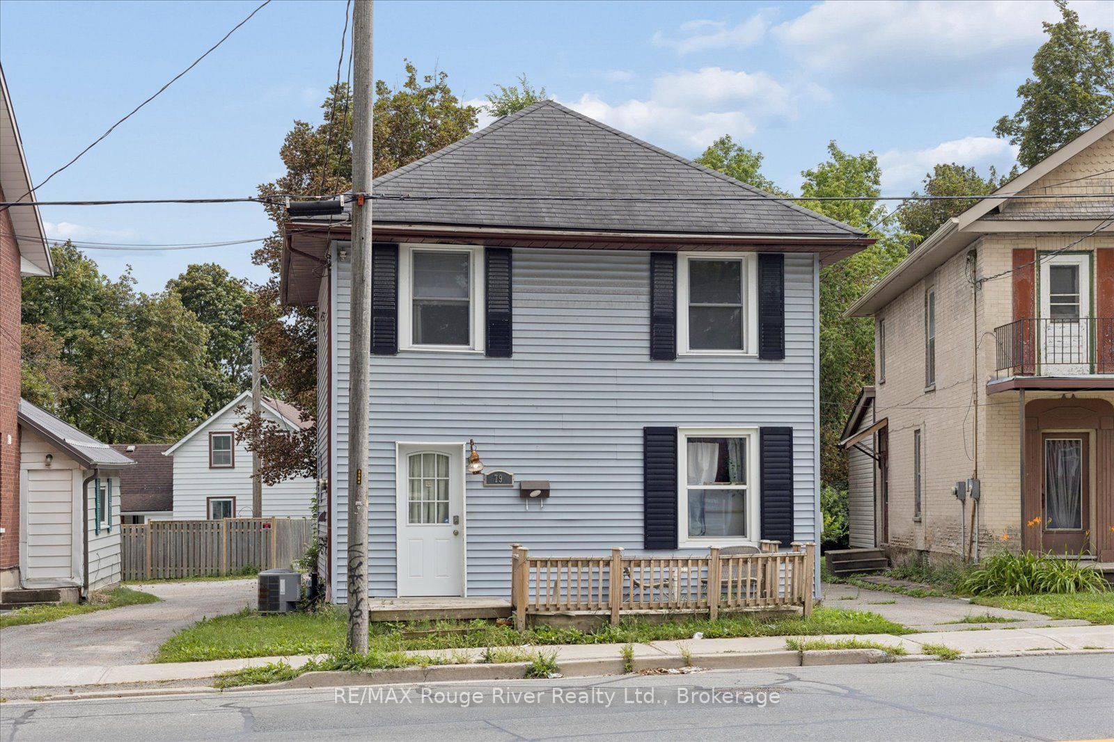 79 Parkhill Road W, Peterborough, ON K9H 3G7 photo 3