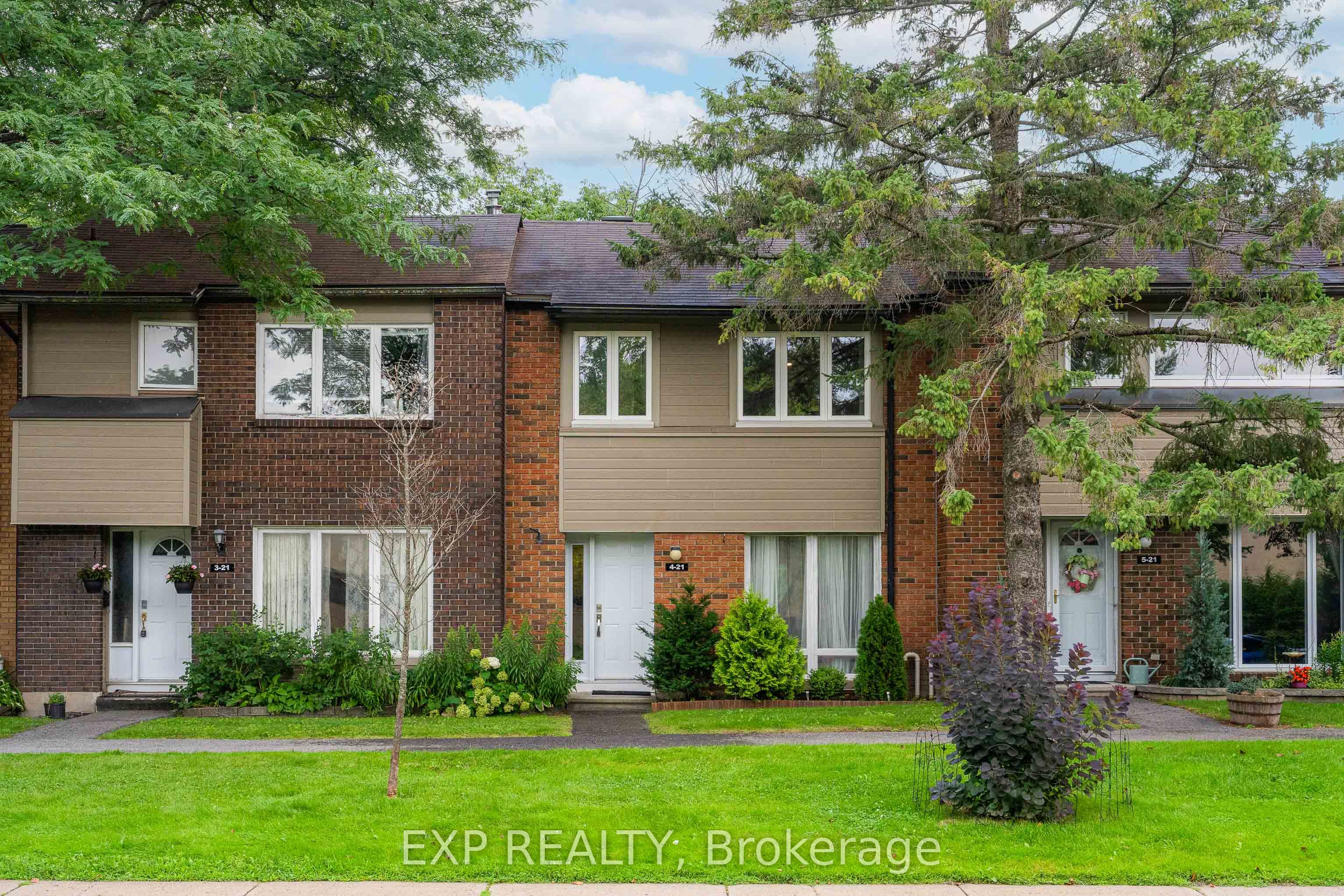 21 Midland Crescent 4, South of Baseline to Knoxdale, ON K2H 8P6