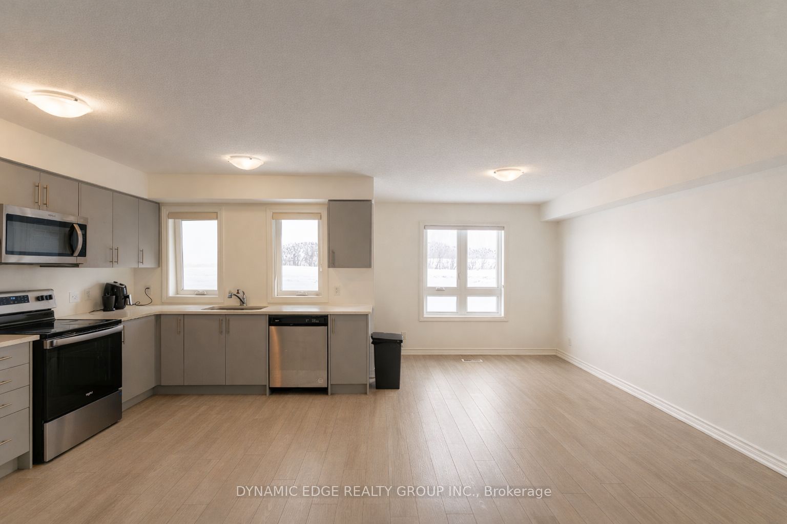 235 Chapel Hill Drive 25, Kitchener, ON N2R 0S4 photo 3