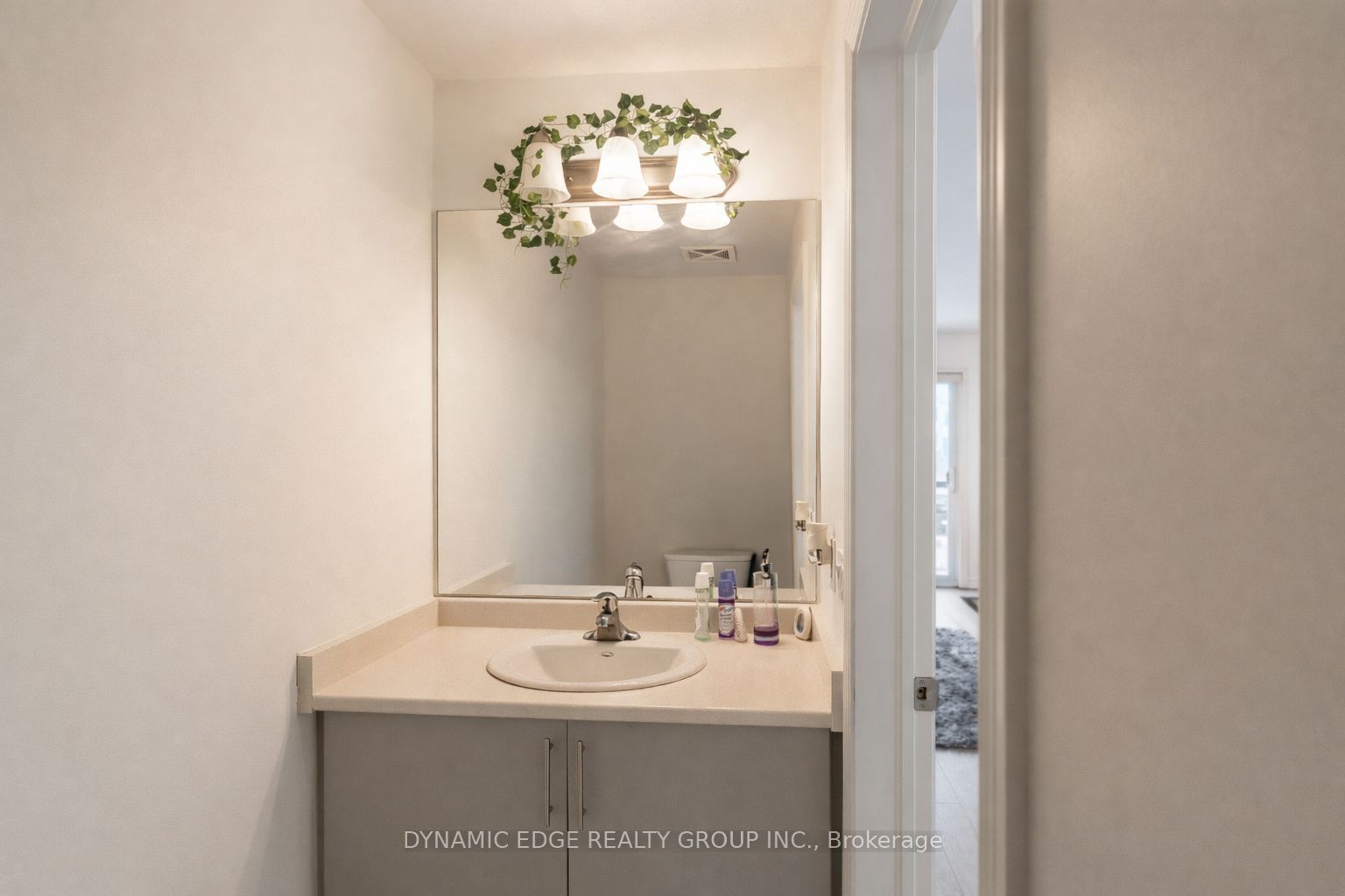 235 Chapel Hill Drive 25, Kitchener, ON N2R 0S4 photo 4