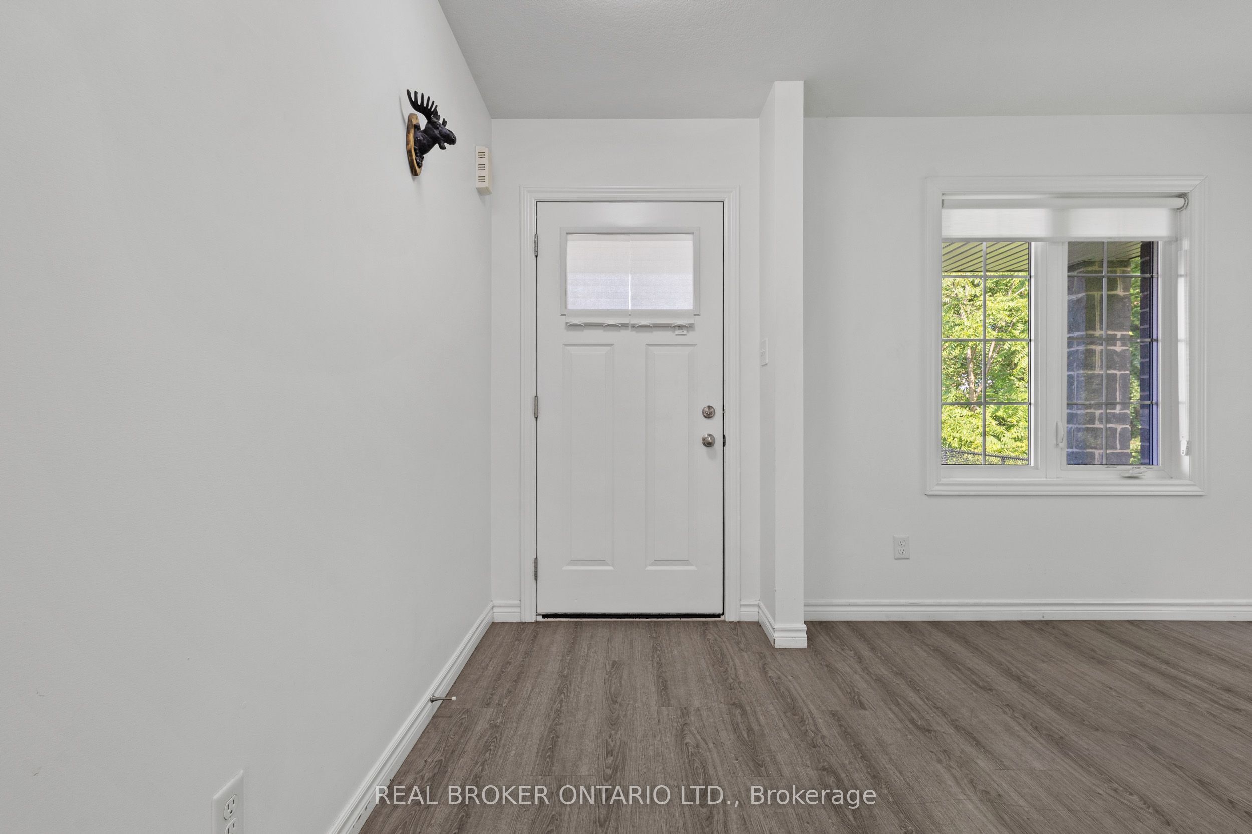 91 Woodedge Circle, Kitchener, ON N2R 0P8 photo 4