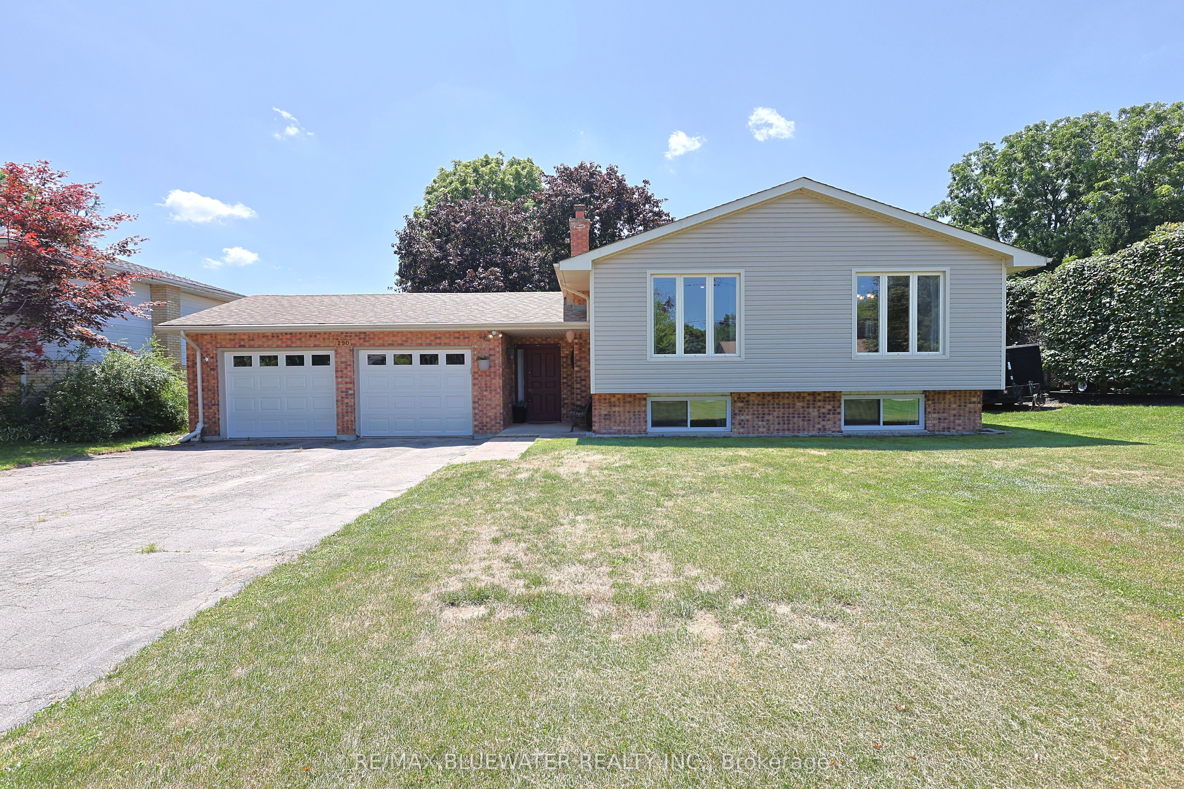 290 Anna Street, North Middlesex, ON N0M 2K0