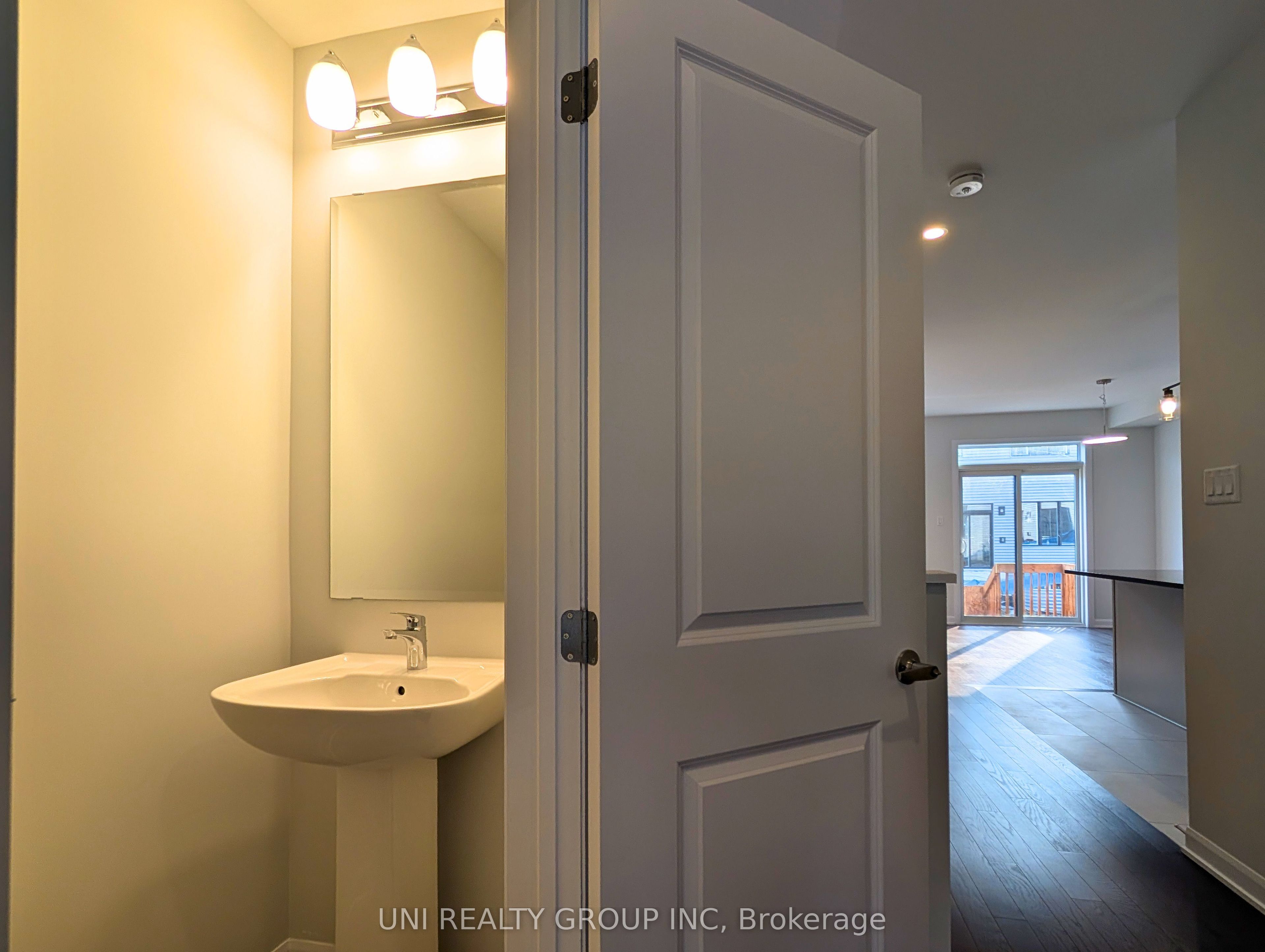 716 Tadpole Crescent, Barrhaven, ON K2J 7N1 photo 4