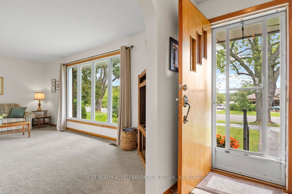 409 Dundas Street W, Greater Napanee, ON K7R 2B8 photo 3