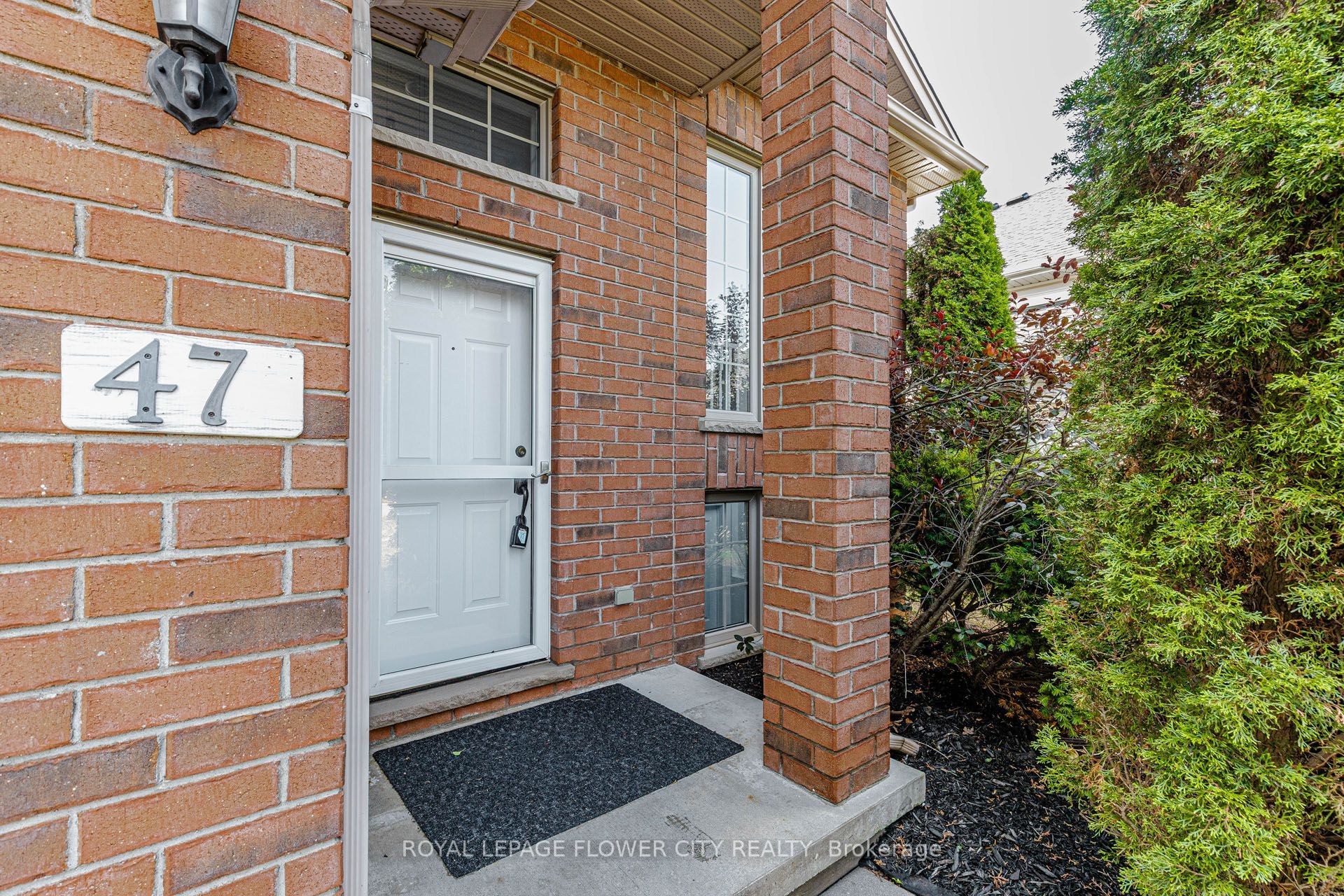 47 Queensway Drive, Strathroy-Caradoc, ON N7G 4M2 photo 4