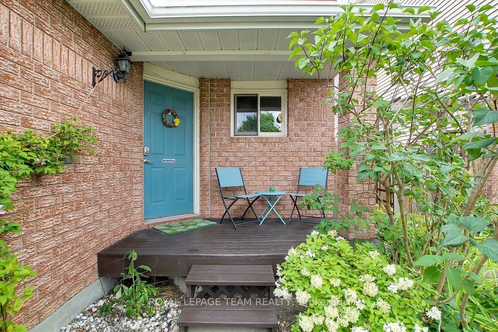 50 Burlington Crescent, Hunt Club - South Keys and Area, ON K1T 3K7 photo 2