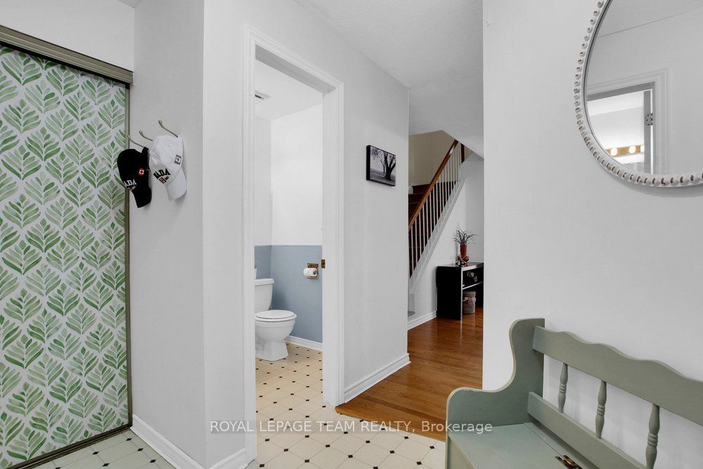 50 Burlington Crescent, Hunt Club - South Keys and Area, ON K1T 3K7 photo 4
