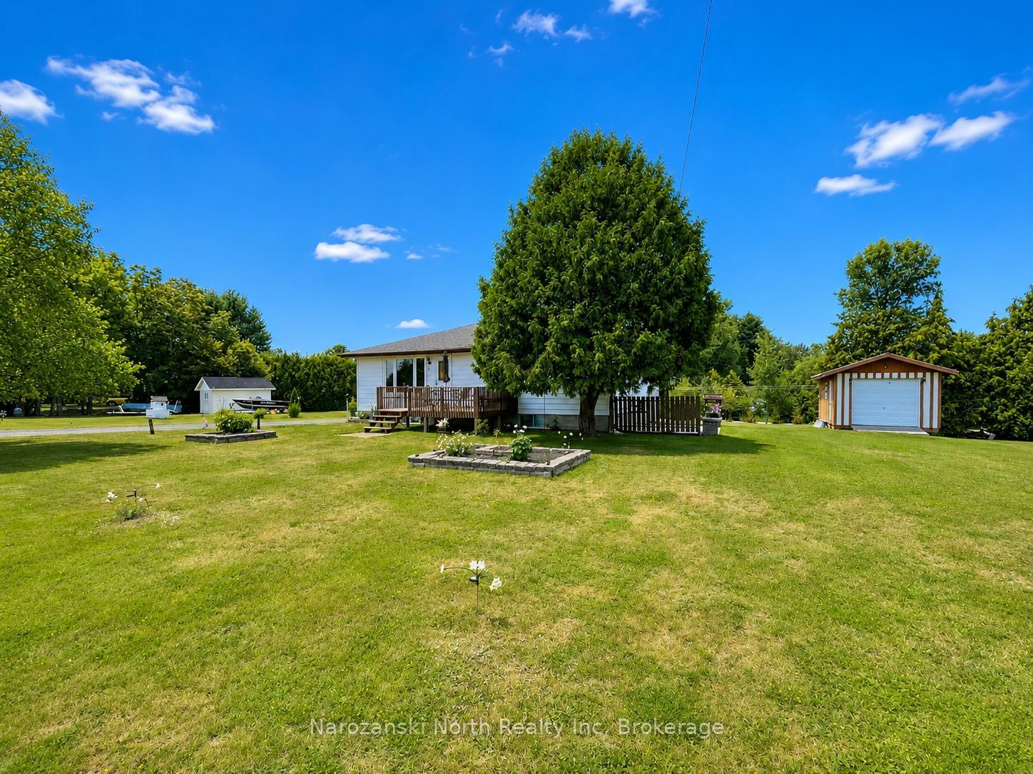 1443 Hwy 64 Highway, French River, ON P0M 1A0 photo 2