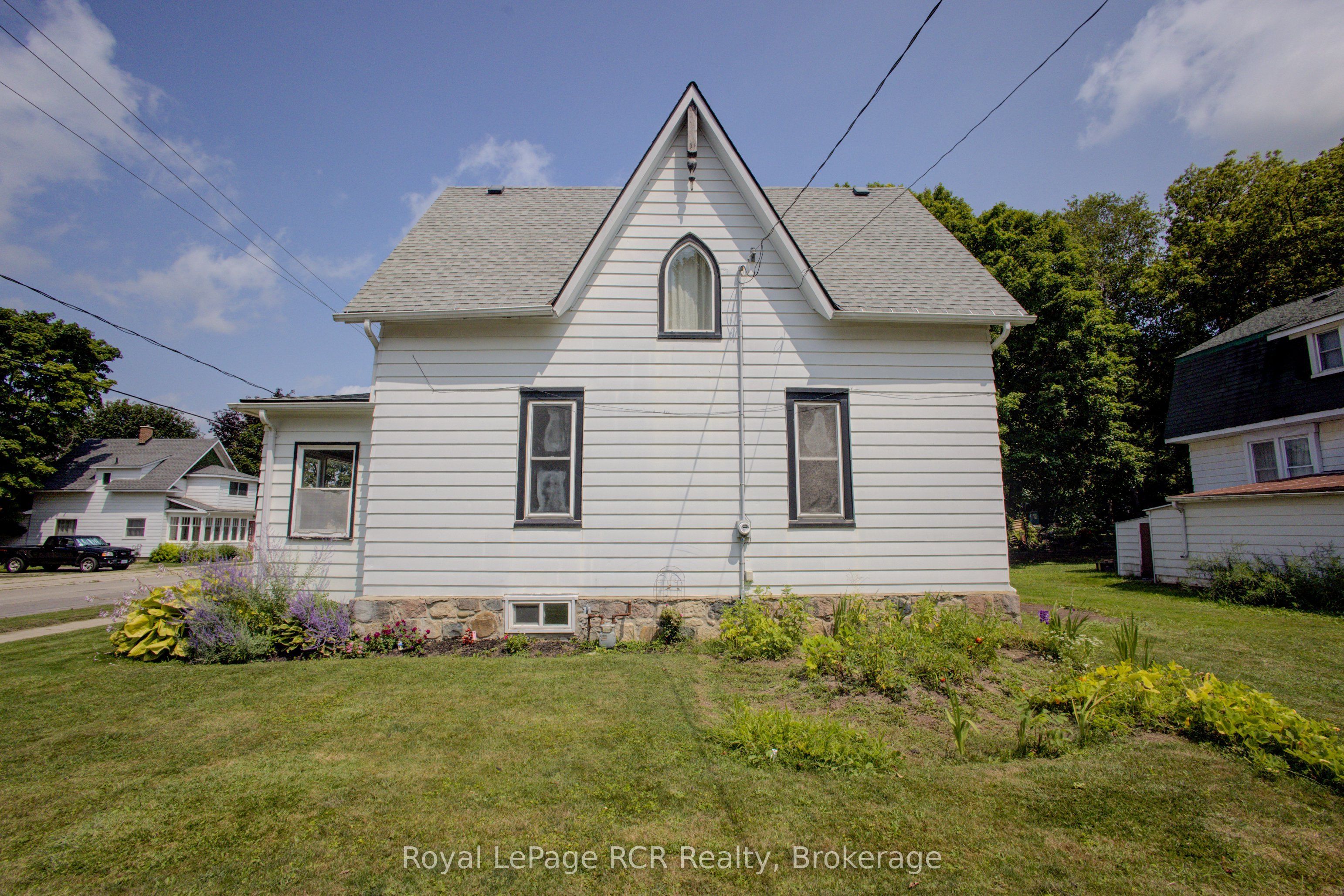 210 N Davidson Avenue N, North Perth, ON N4W 3A4 photo 3