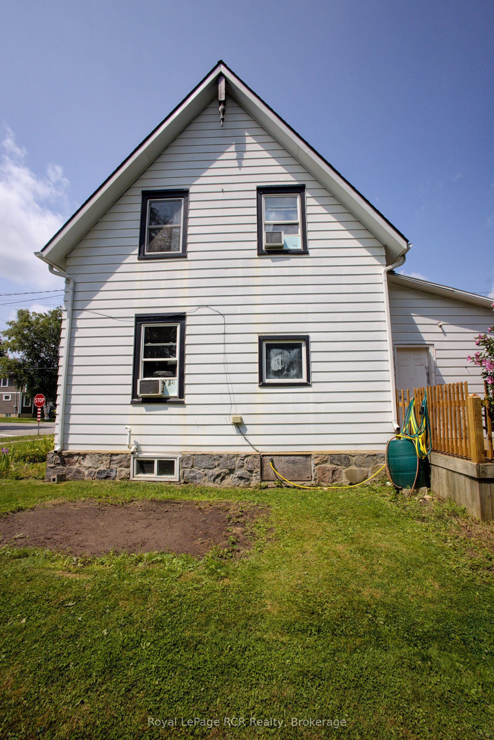 210 N Davidson Avenue N, North Perth, ON N4W 3A4 photo 5