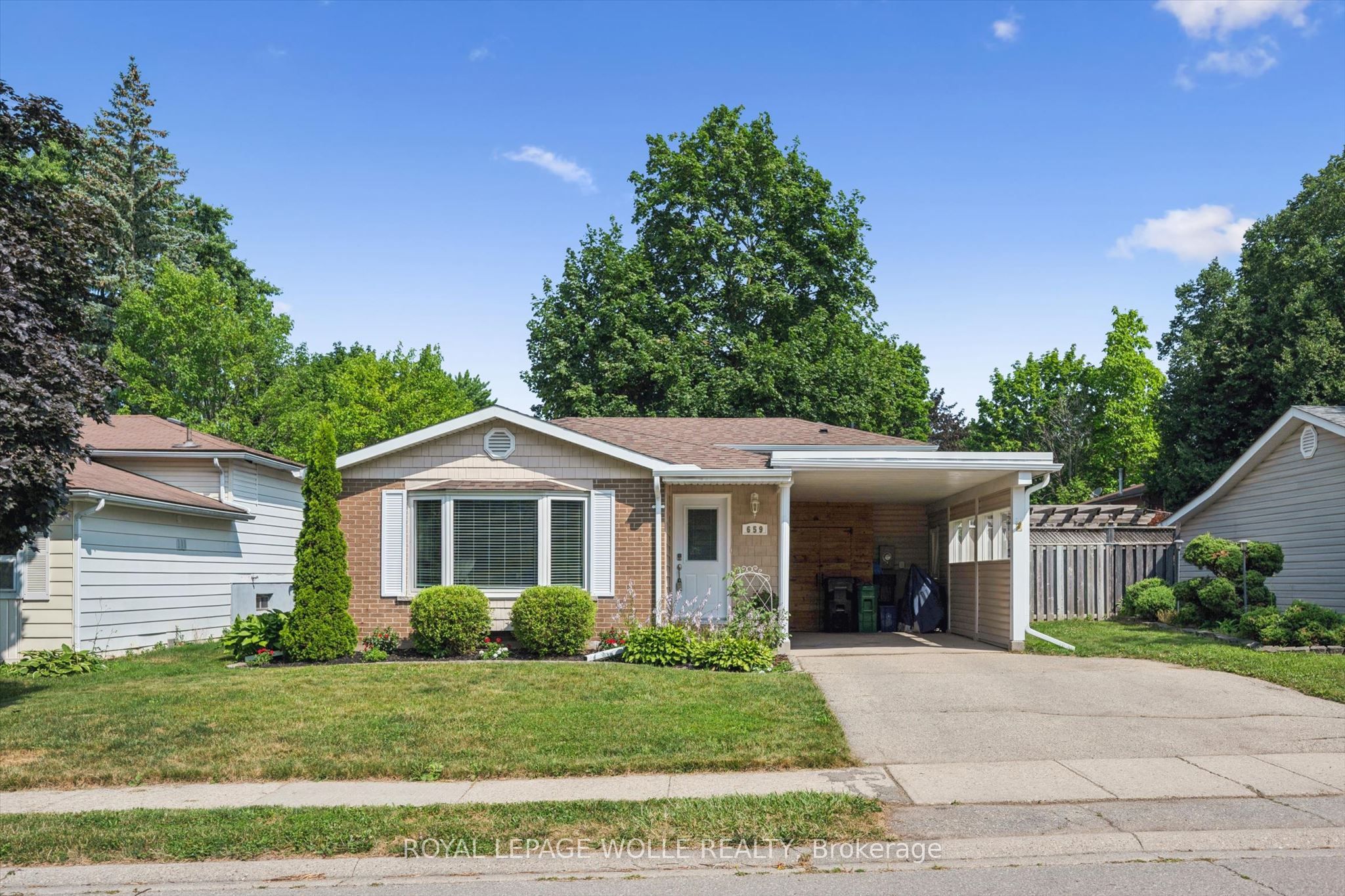 659 Glen Forrest Boulevard, Waterloo, ON N2L 4K4 photo 2