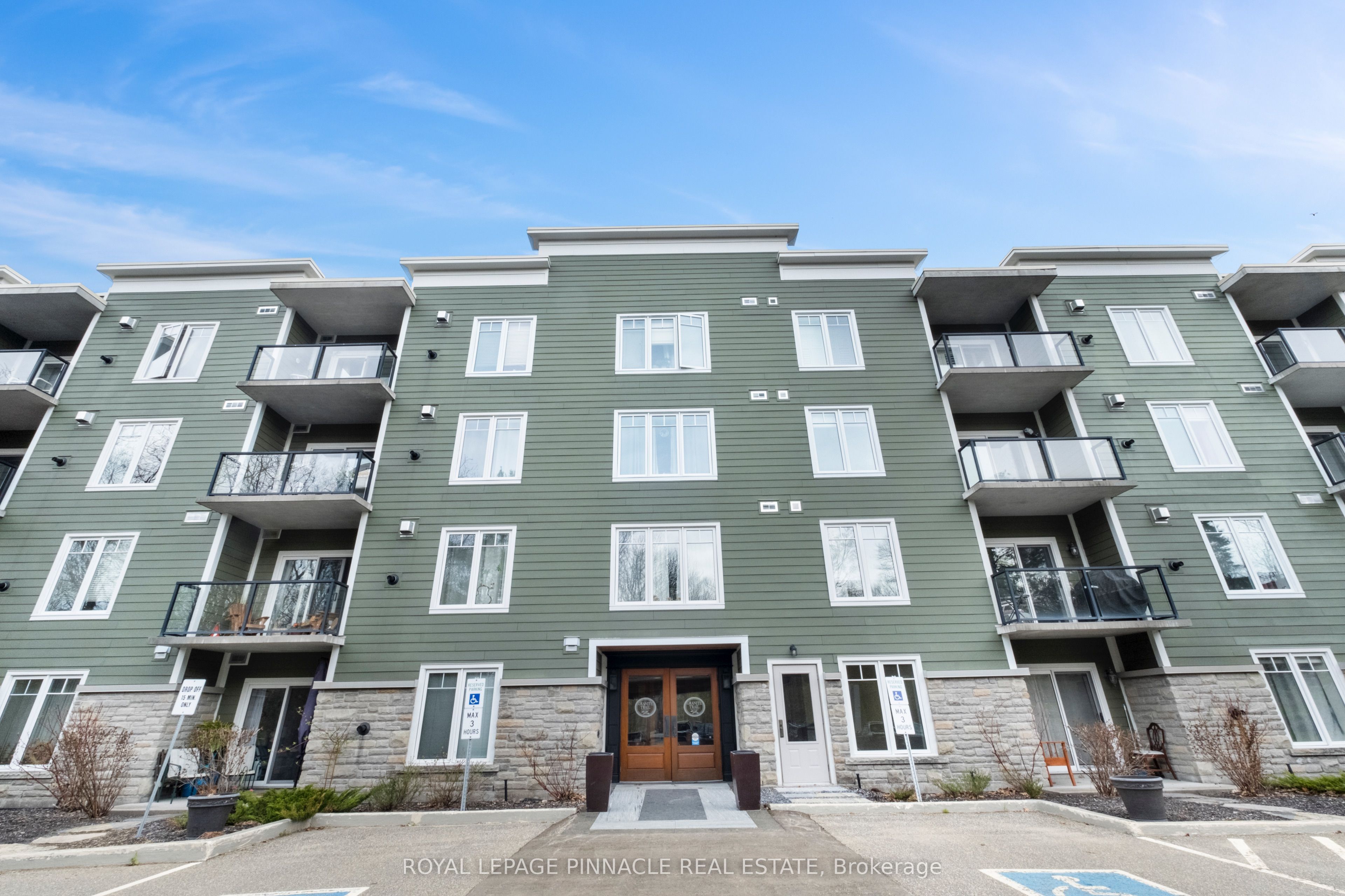 391 James Street W 404, Gravenhurst, ON P1P 0A5