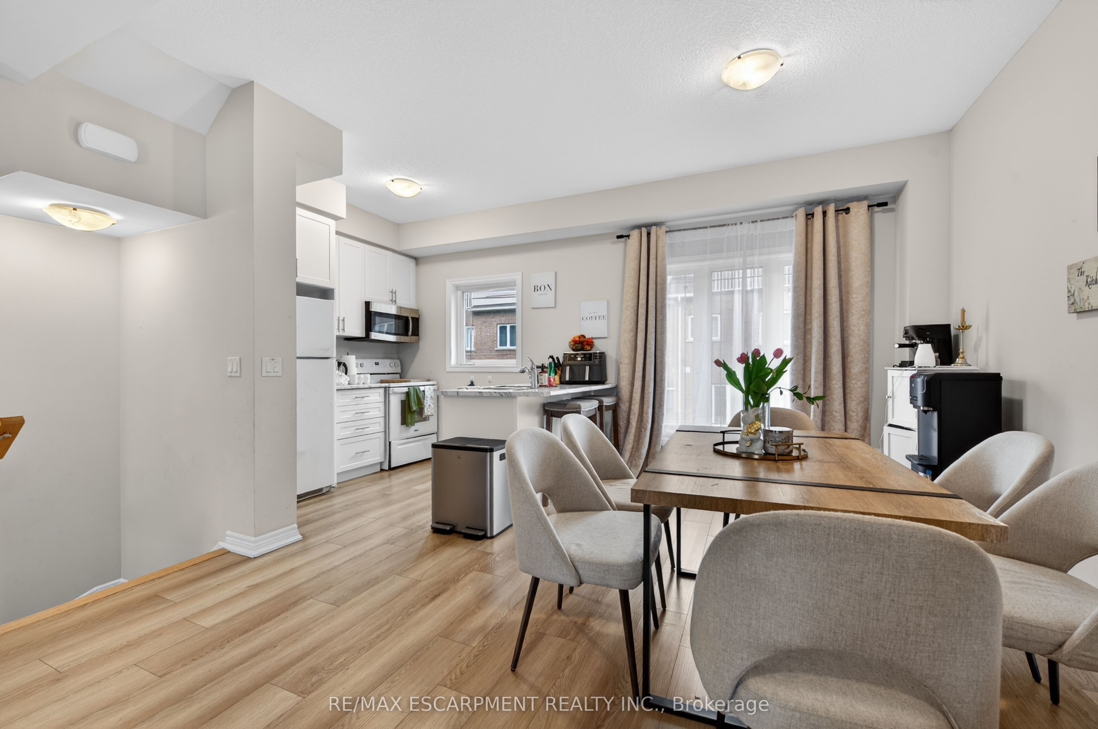 19 Picardy Drive 13, Hamilton, ON L8J 0M7 photo 2