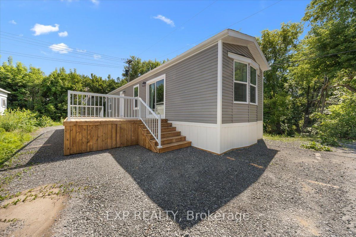 35 Vanier Road, Bells Corners and South to Fallowfield, ON K2H 7P6 photo 5