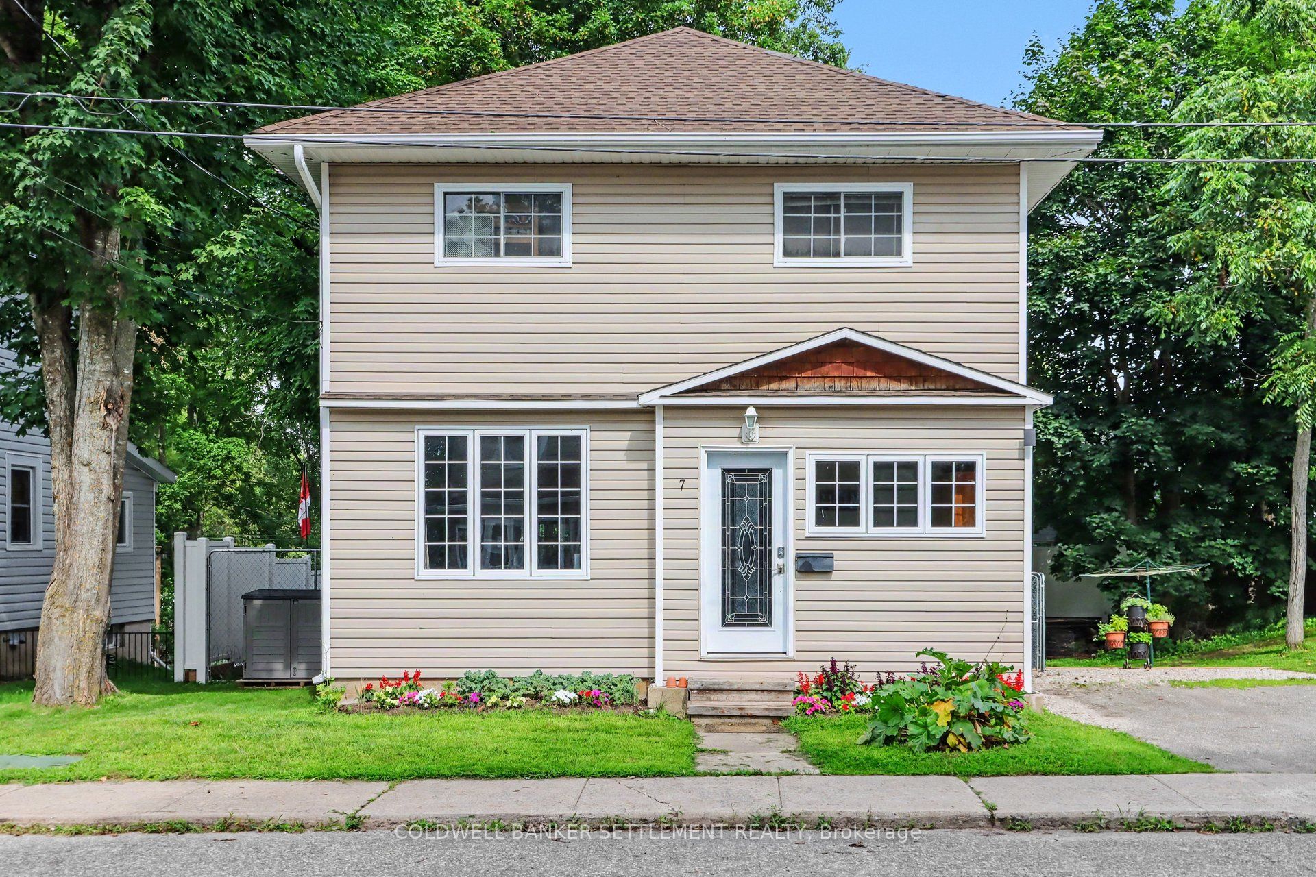 7 Alvin Street, Perth, ON K7H 2V8 photo 2